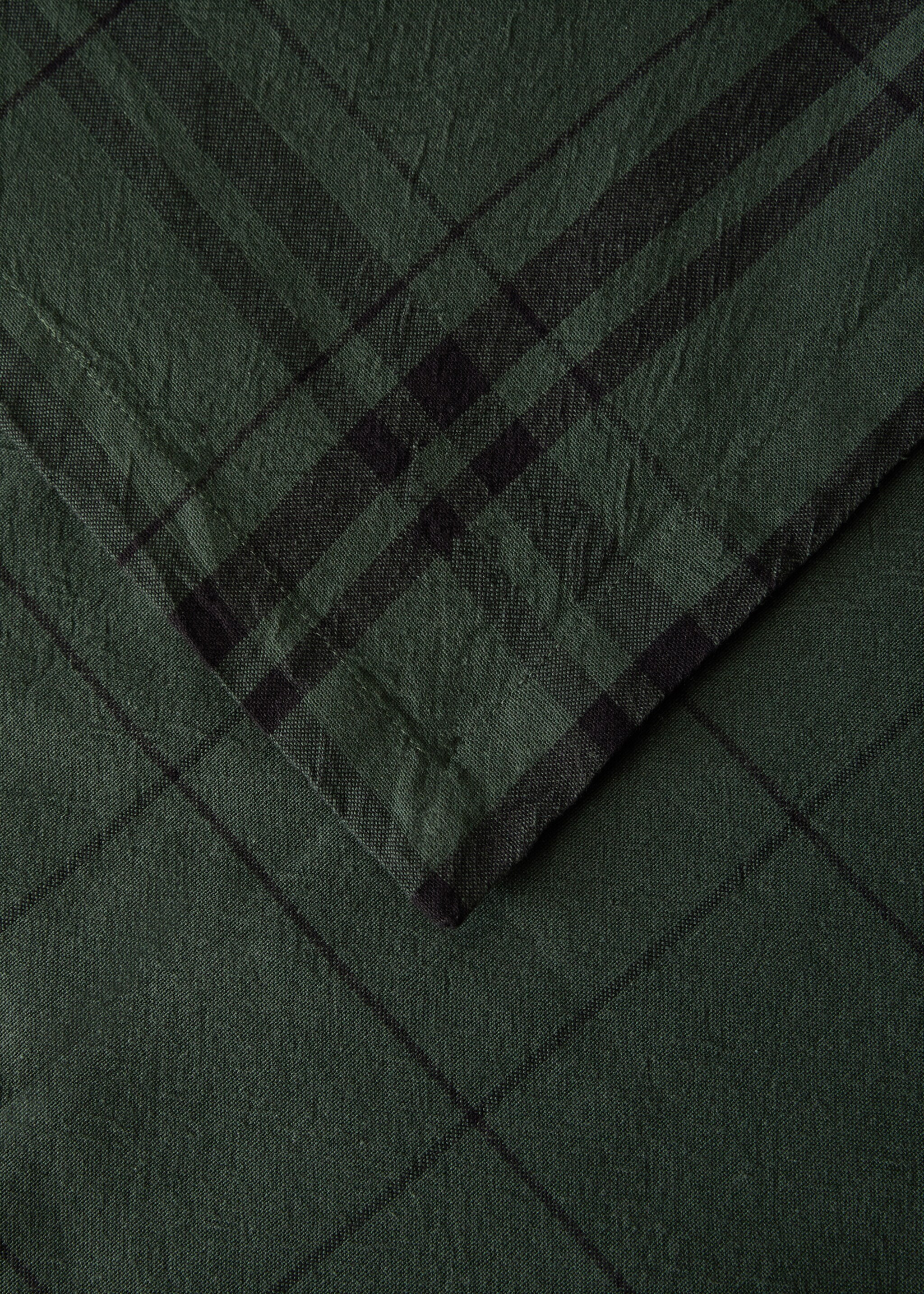 Overdyed cotton checked tablecloth for 2-4 diners - Details of the article 1, Khaki. Ref: 17034126-00.