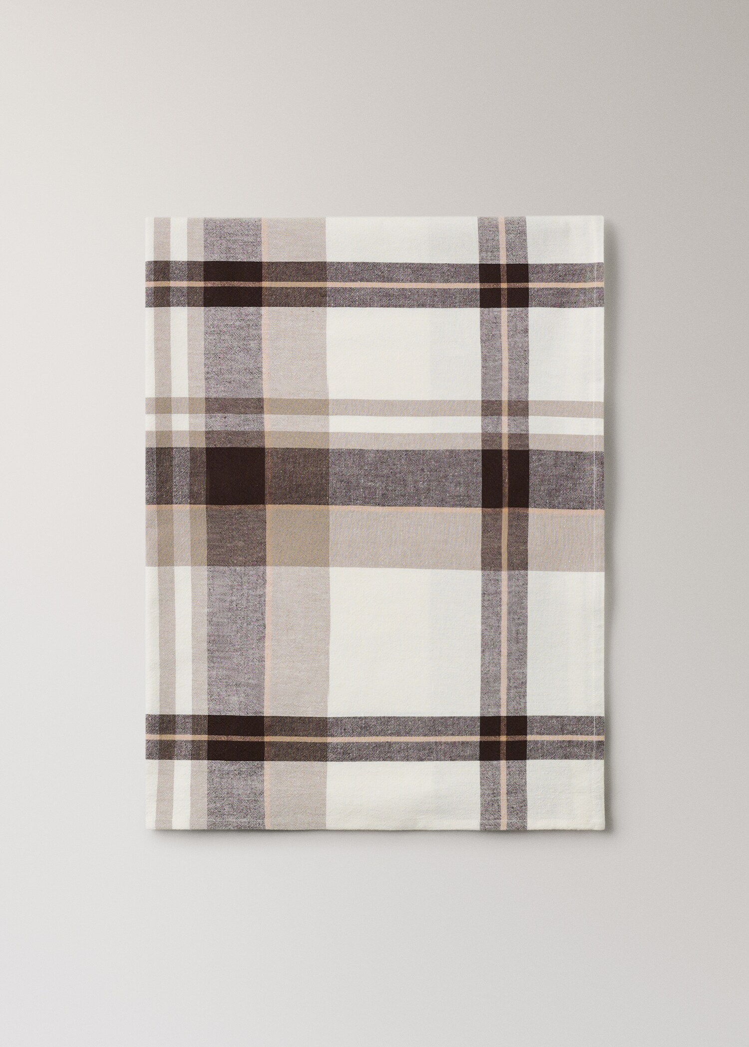 Checkered linen tablecloth for 6 to 8 guests - Details of the article 3