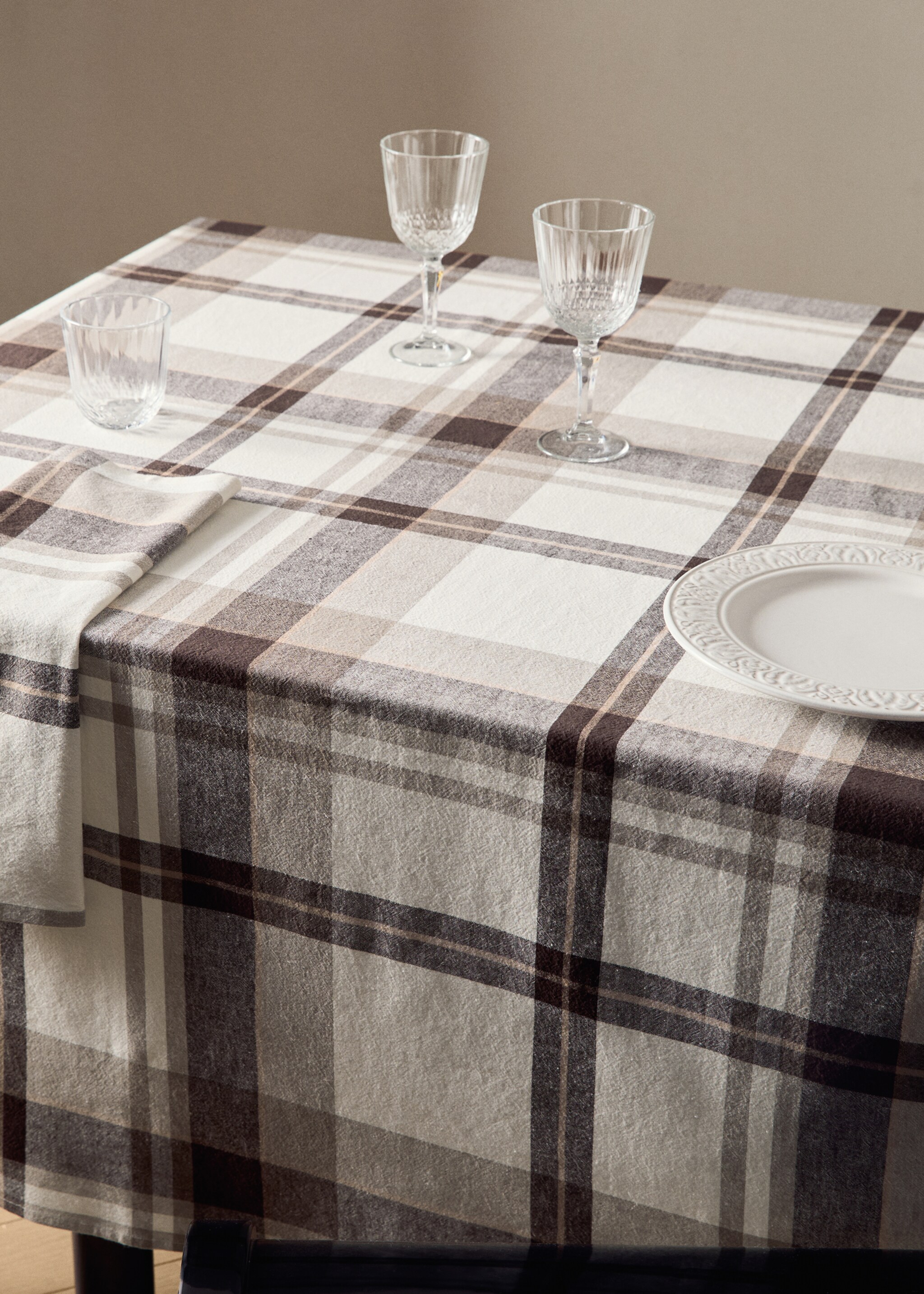 Checkered linen tablecloth for 6 to 8 guests - Λεπτομέρεια του προϊόντος 7, Σοκολατί. Ref: 17034128-00.