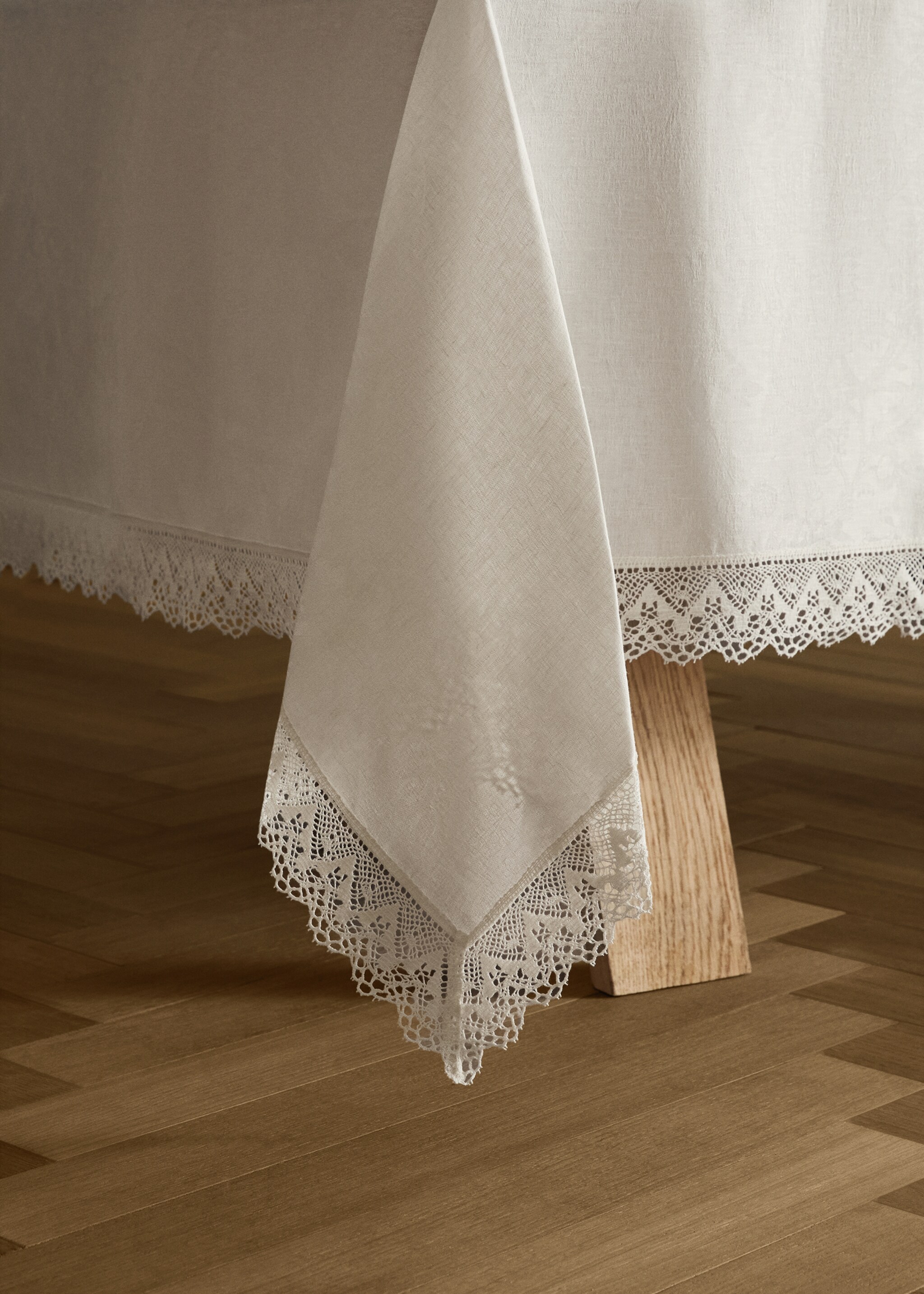Linneduk jacquard blommig med spets för 6 till 8 gäster - Detaljer om artikeln 8