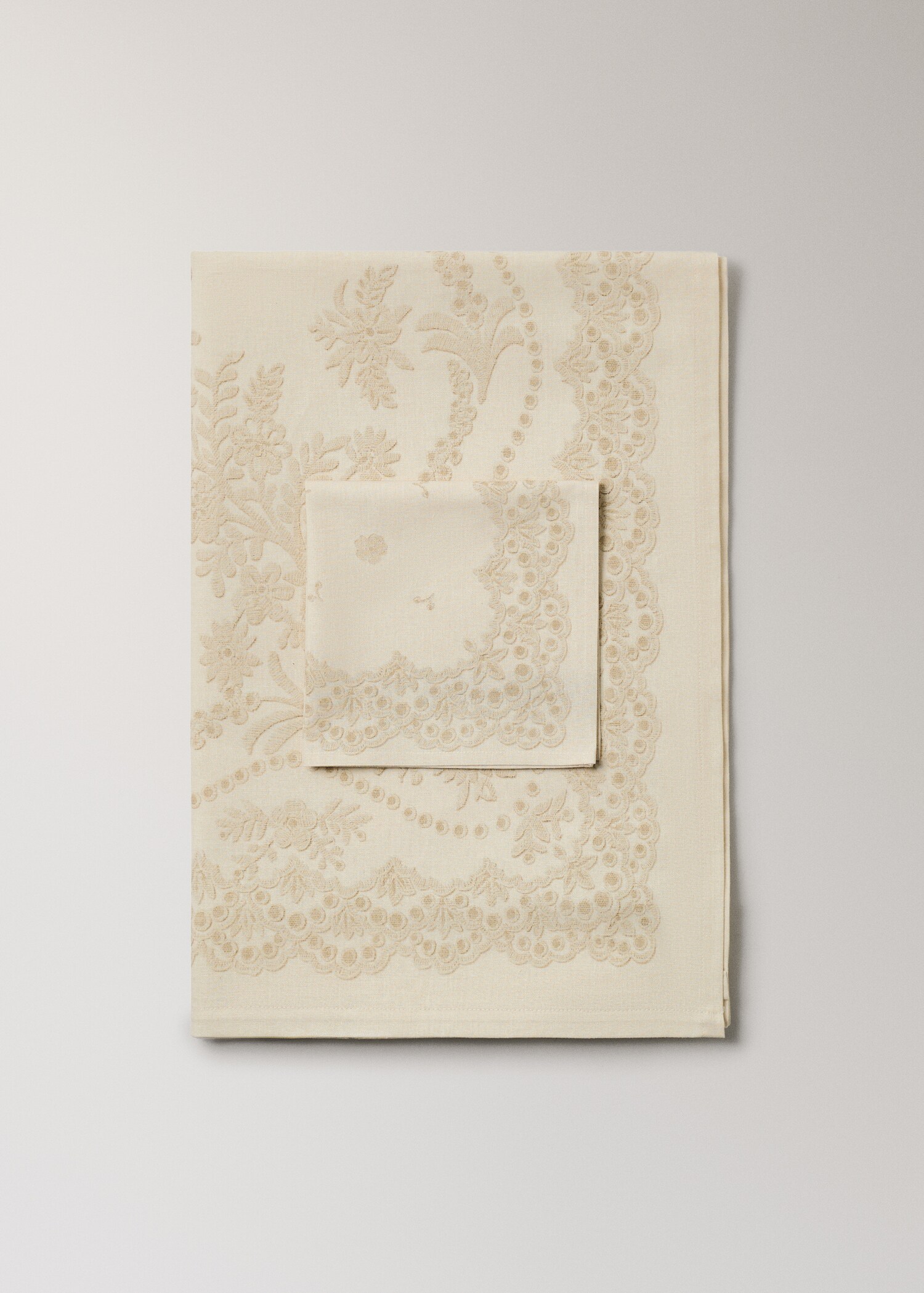 Tischdecke aus Baumwolle-Leinen-Mischung mit floralem Design für 6 bis 8 Personen - Artikel ohne Model