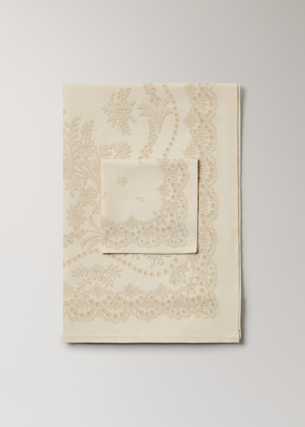 Cotton linen floral-print tablecloth for 8 to 10 diners