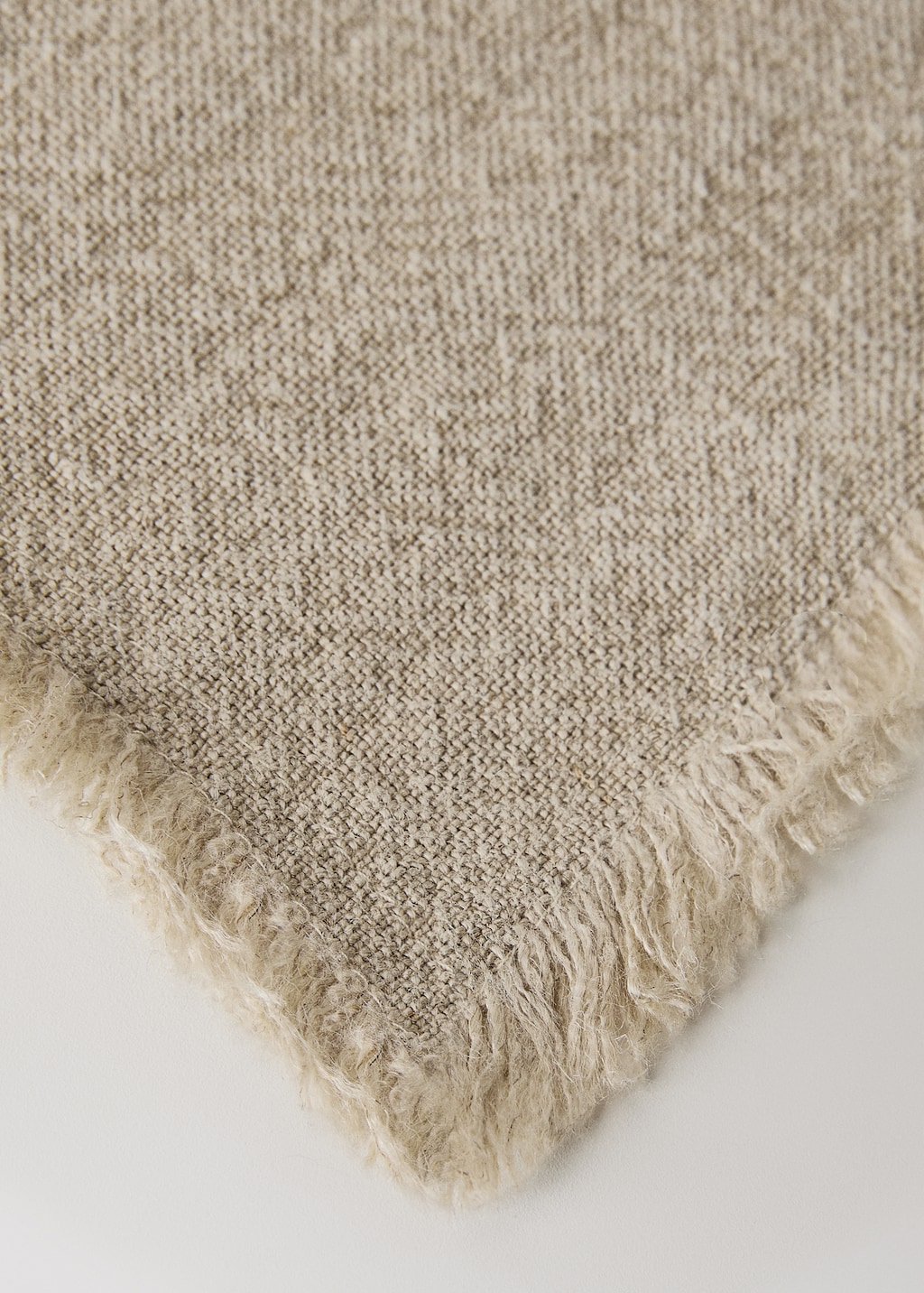Linen placemat with tassels
