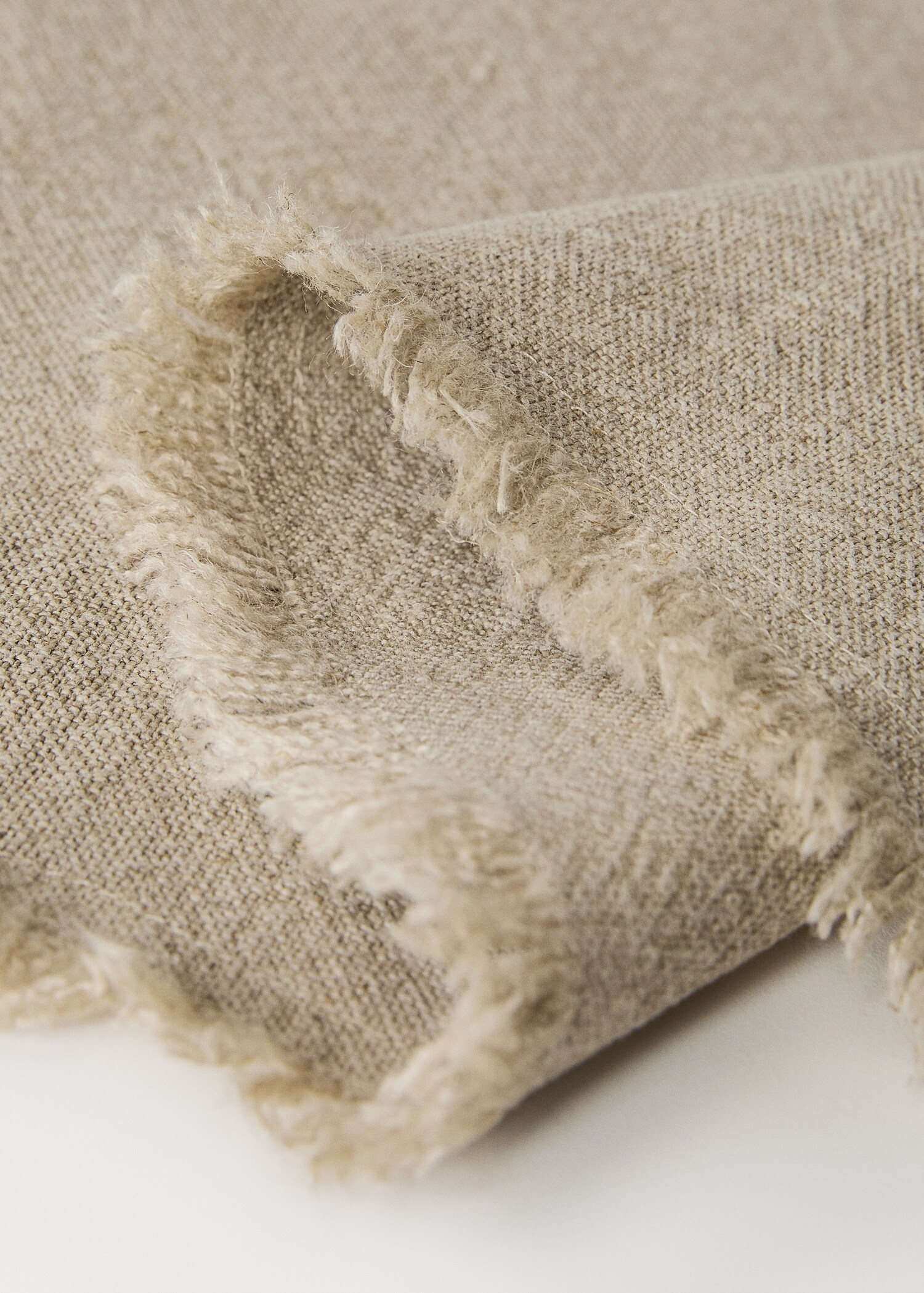 Linen placemat with tassels - Details of the article 2