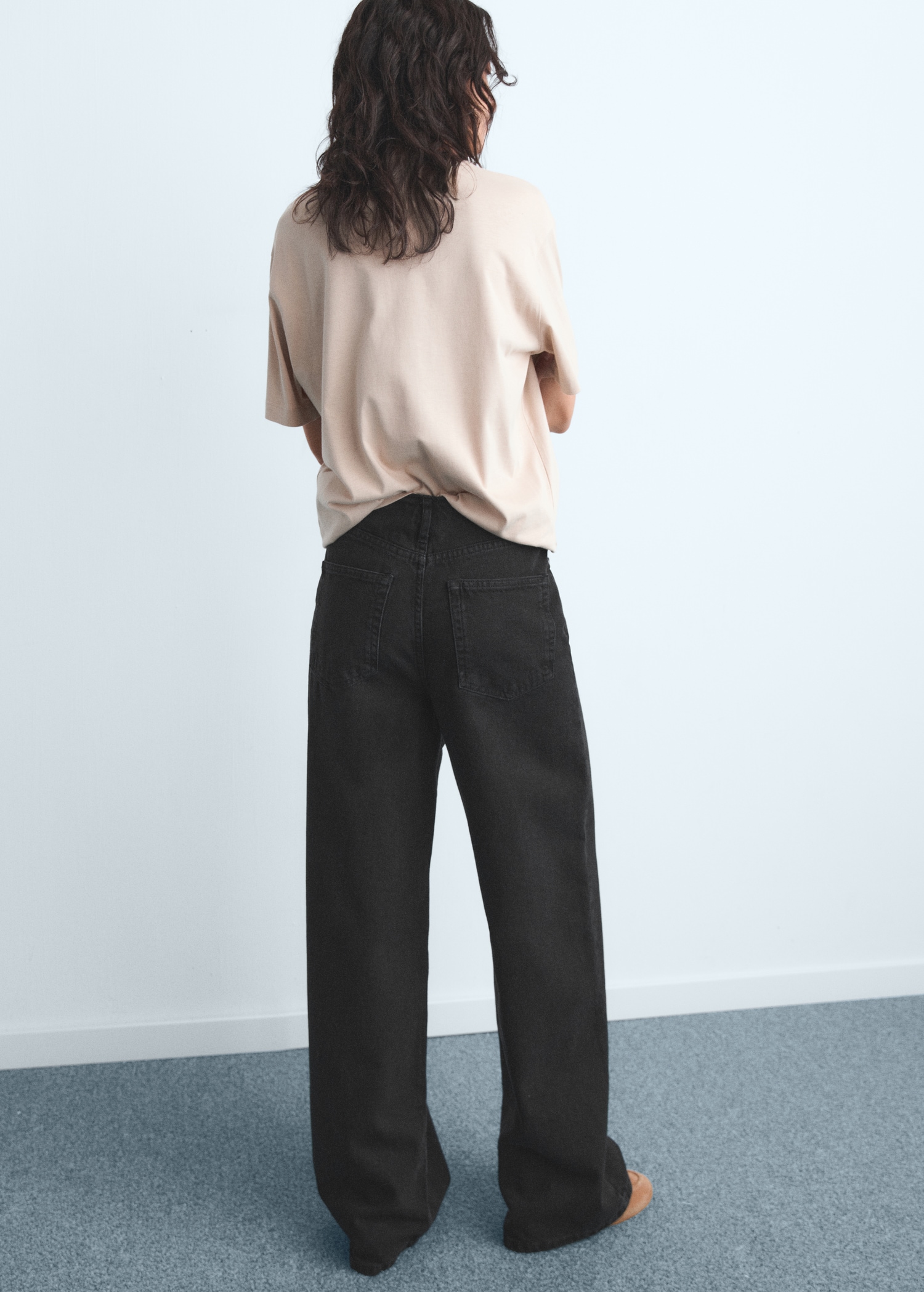 Wide leg mid-rise jeans - Reverse of the article