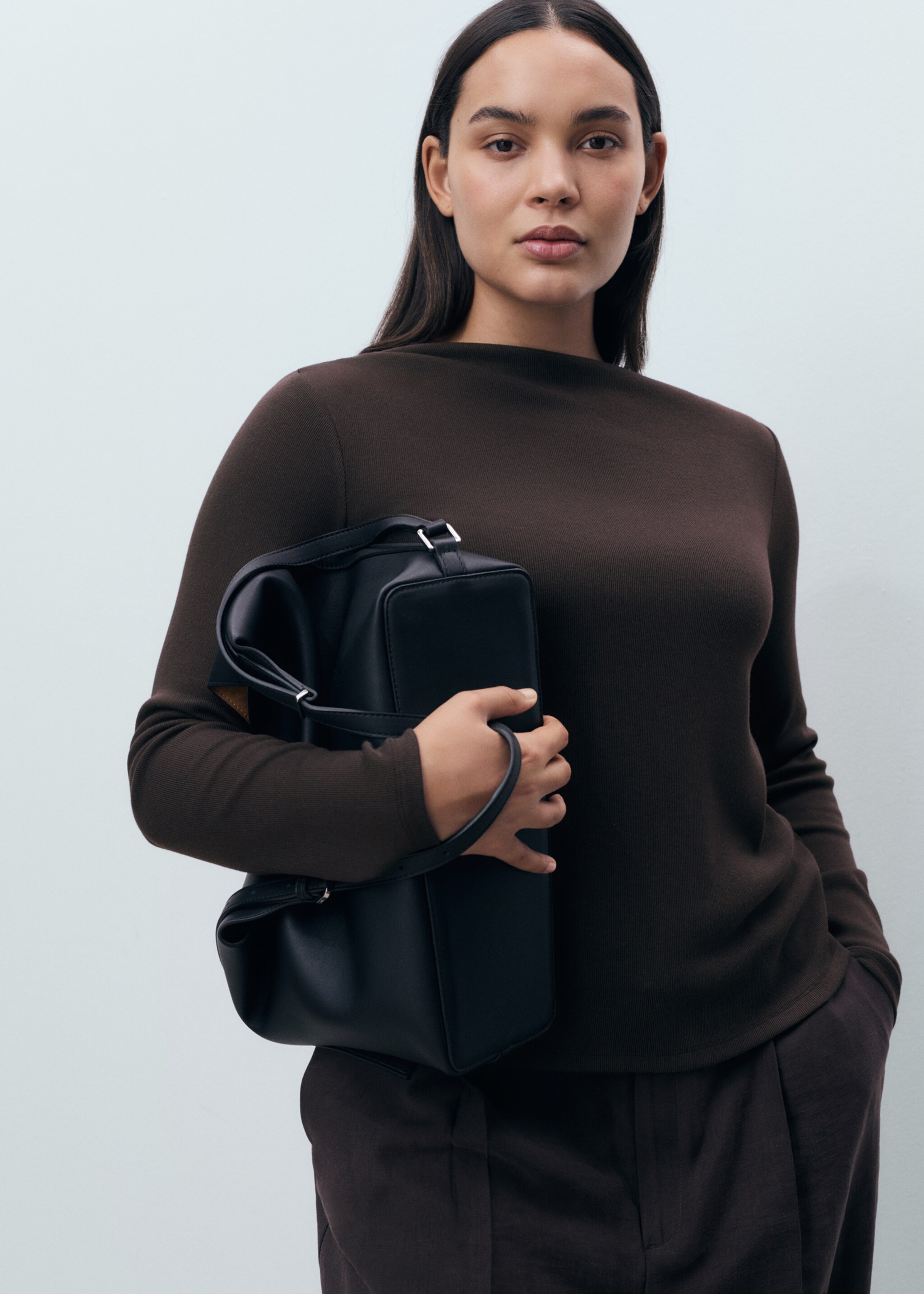 Long-sleeved boat-neck t-shirt - Details of the article 4