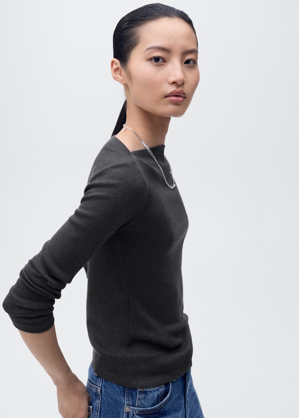 Long-sleeved boat-neck t-shirt