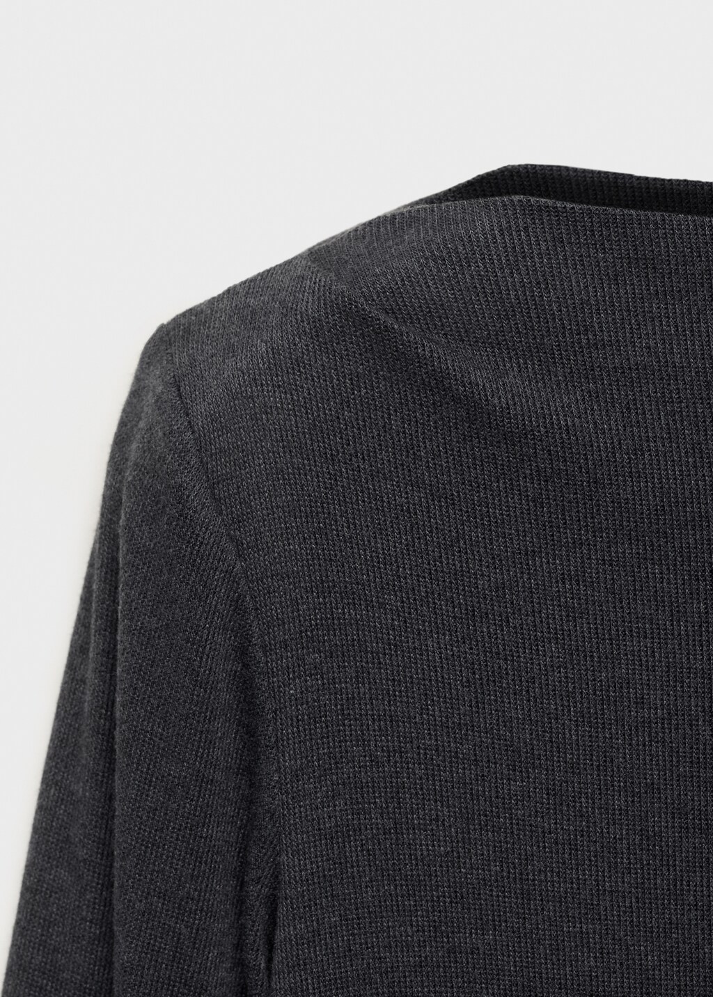 Long-sleeved boat-neck t-shirt