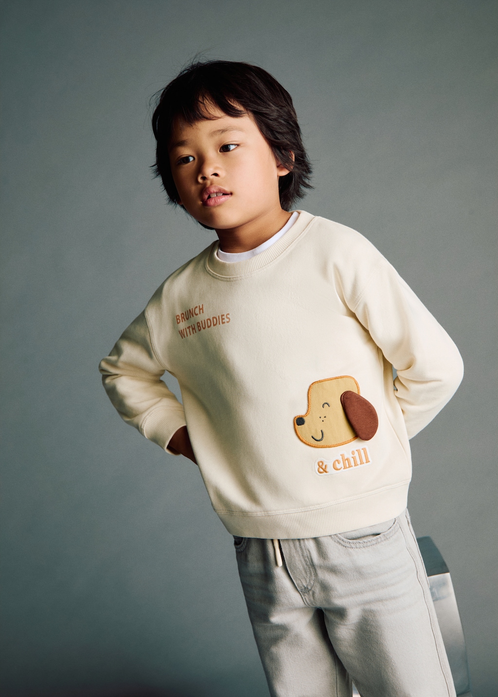 Sweatshirt with embroidered animals