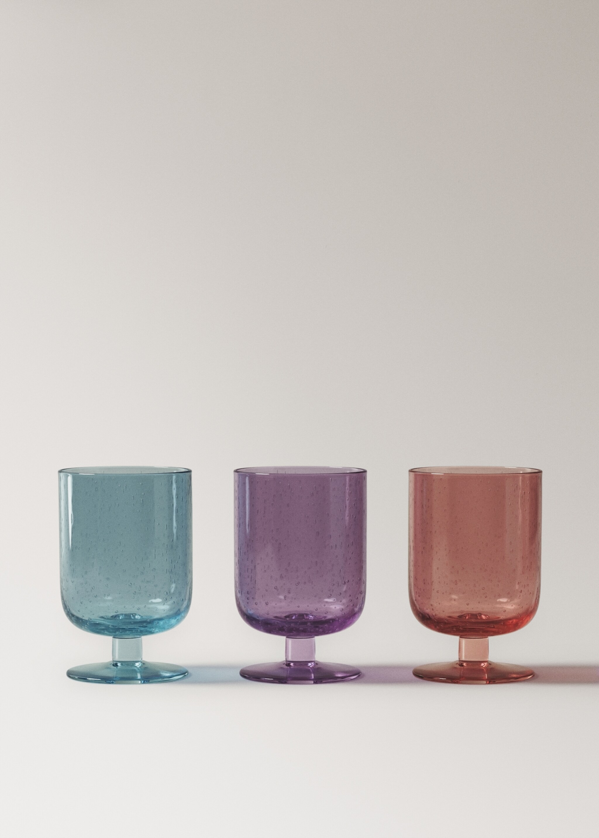 Verre à pied burbuja - Détail de l'article 3, Olive. Ref: 17034441-00.
