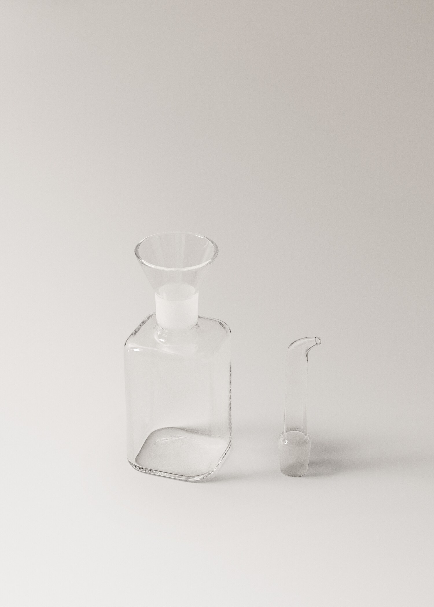 Small-sized transparent borosilicate oil cruet - Details of the article 2