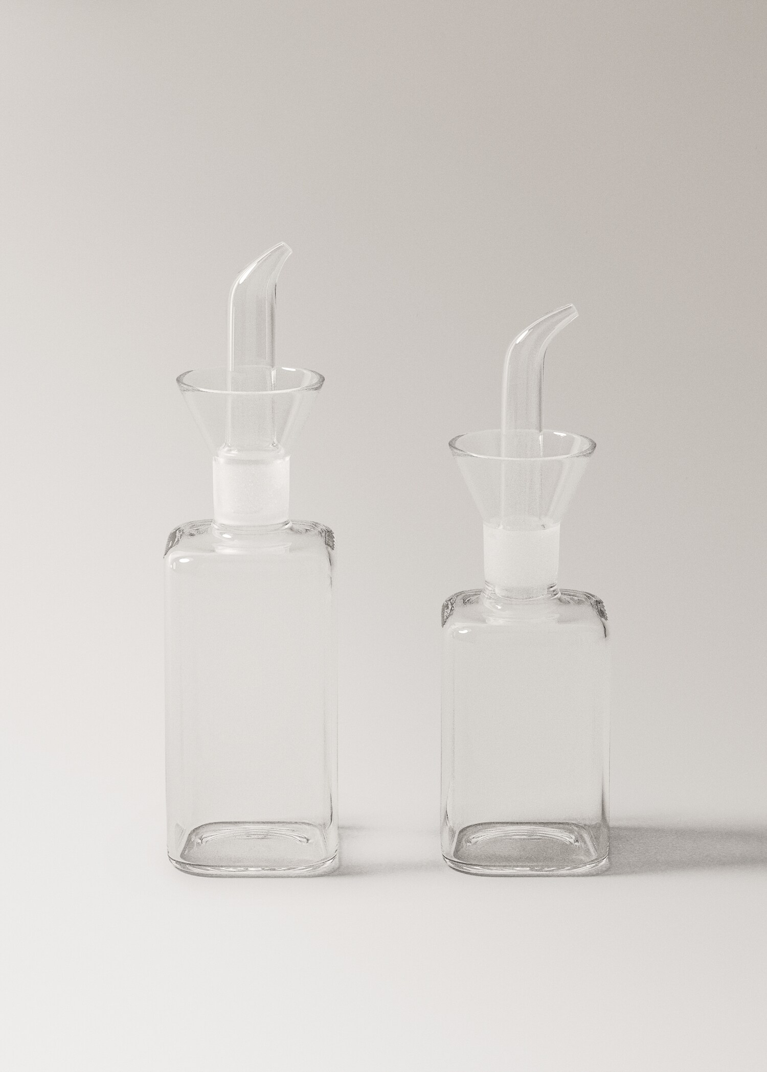 Small-sized transparent borosilicate oil cruet - Details of the article 4