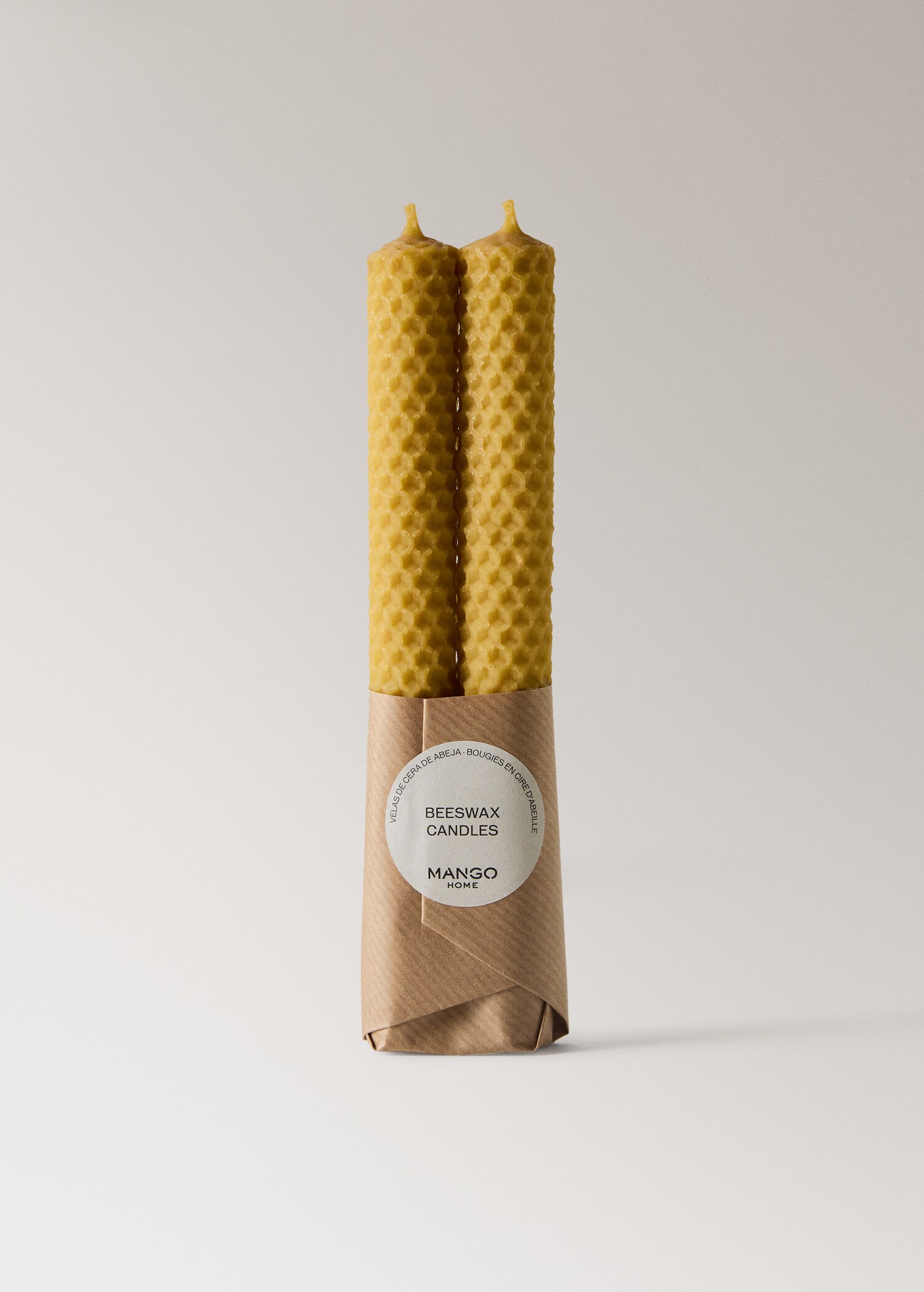 Long decorative beeswax candles - Details of the article 3