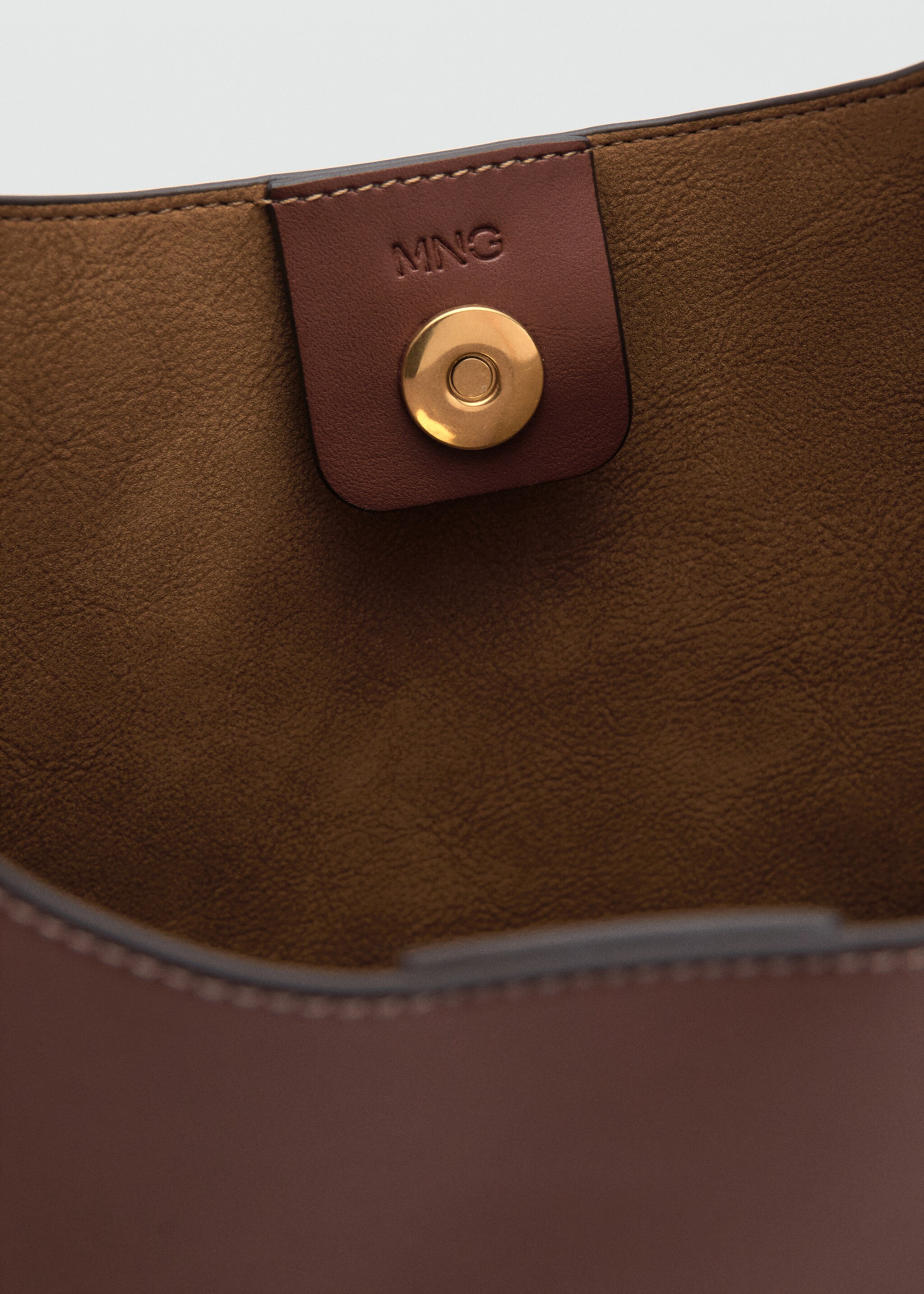 Large oval shoulder bag - Details of the article 2, Leather. Ref: 17034786-00.