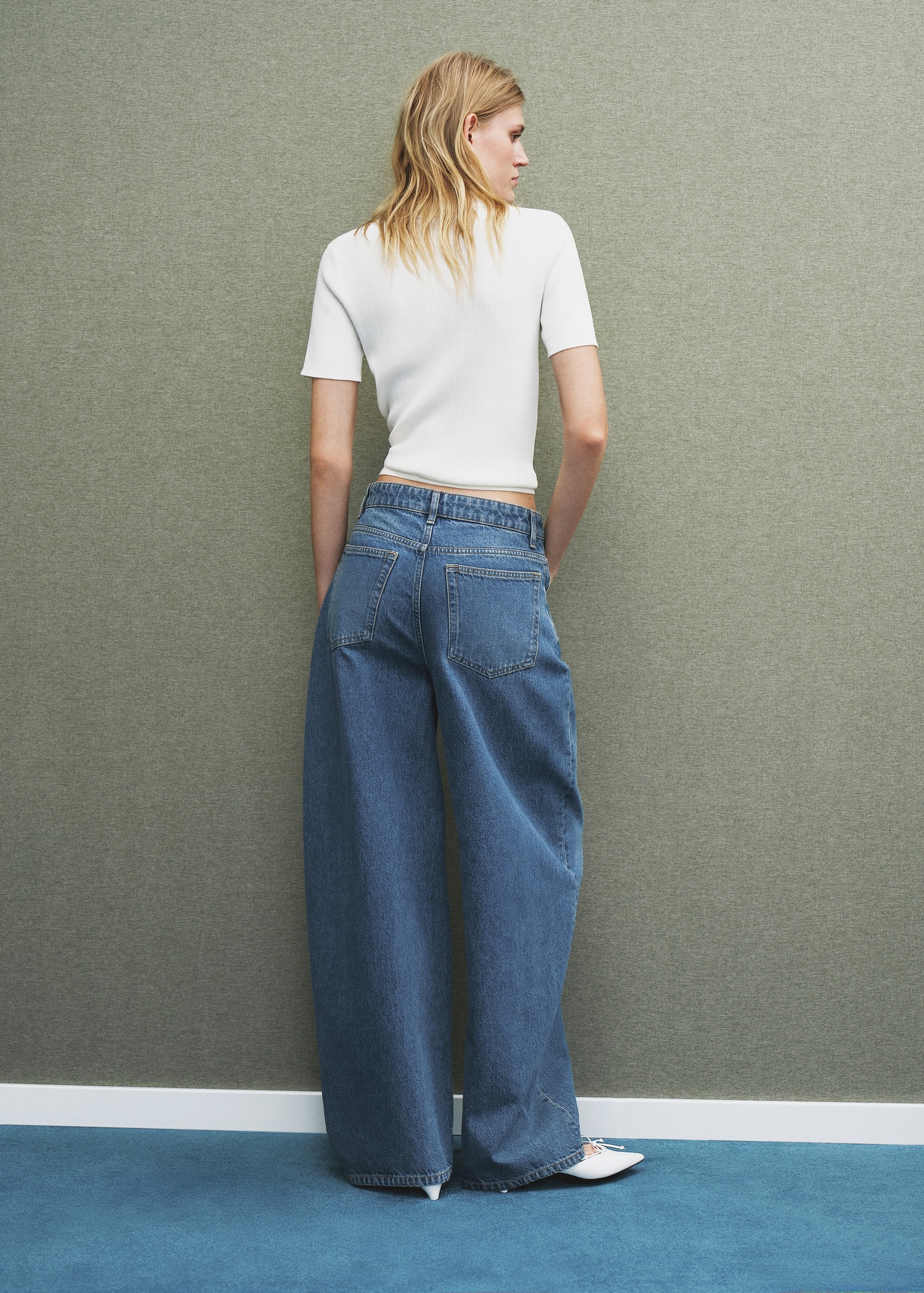 Mid-rise balloon jeans - Reverse of the article