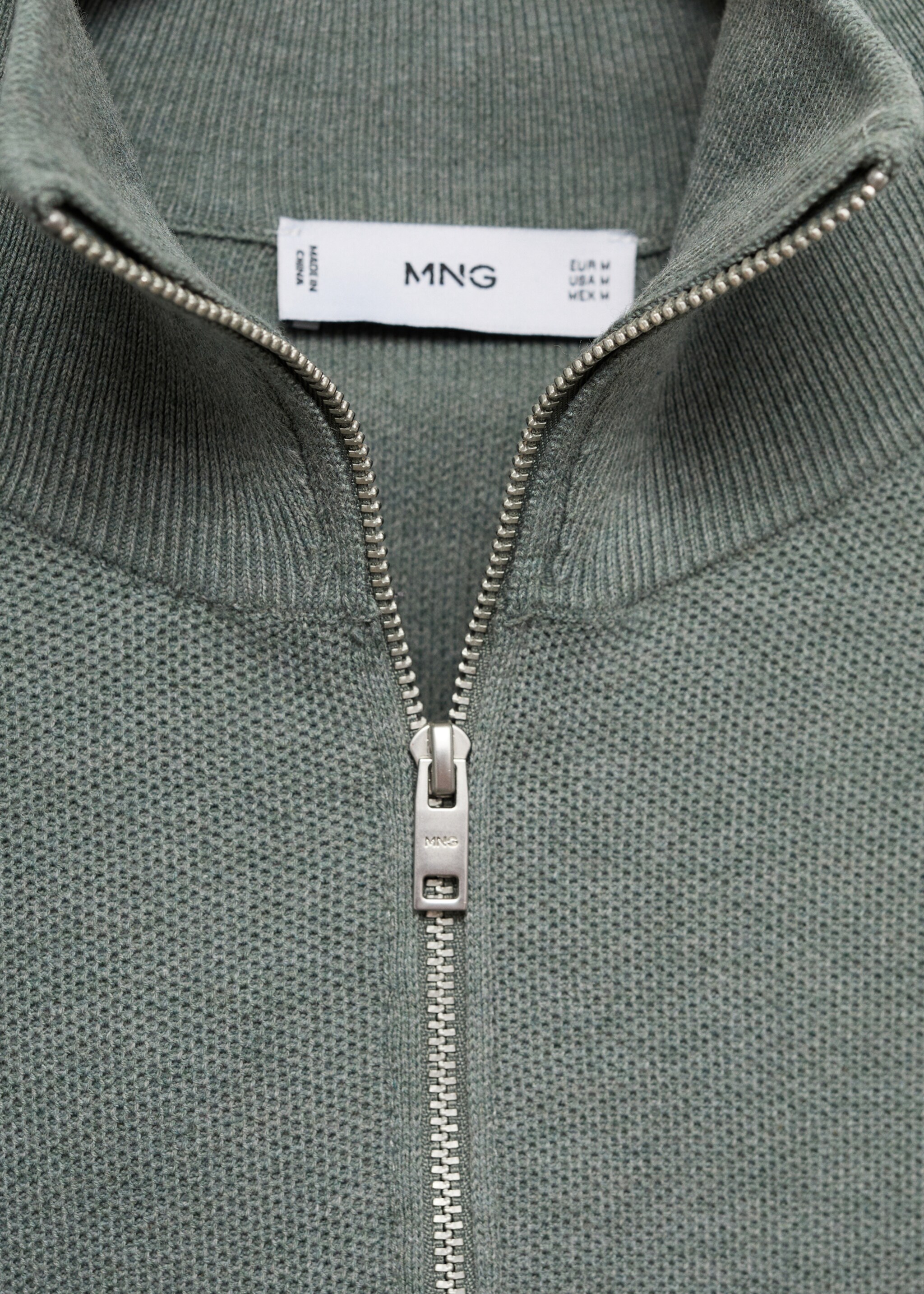 Microstructure sweater with zipper collar - Details of the article 8