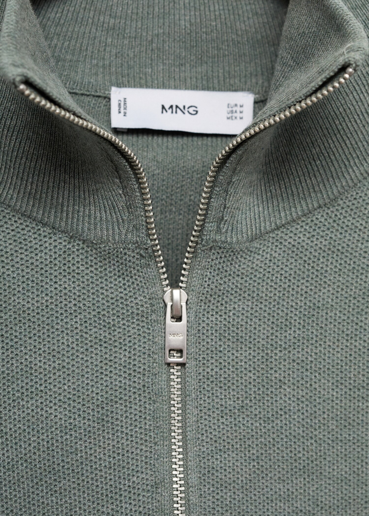 Microstructure sweater with zipper collar - Details of the article 8
