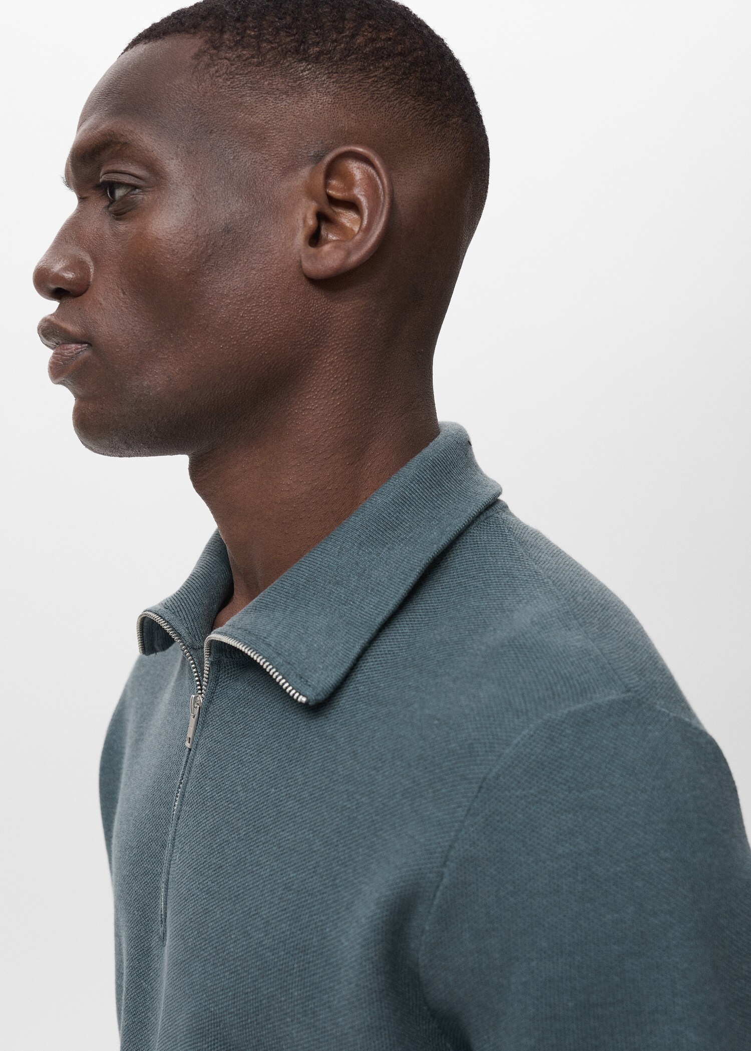 Microstructure sweater with zipper collar - Details of the article 1