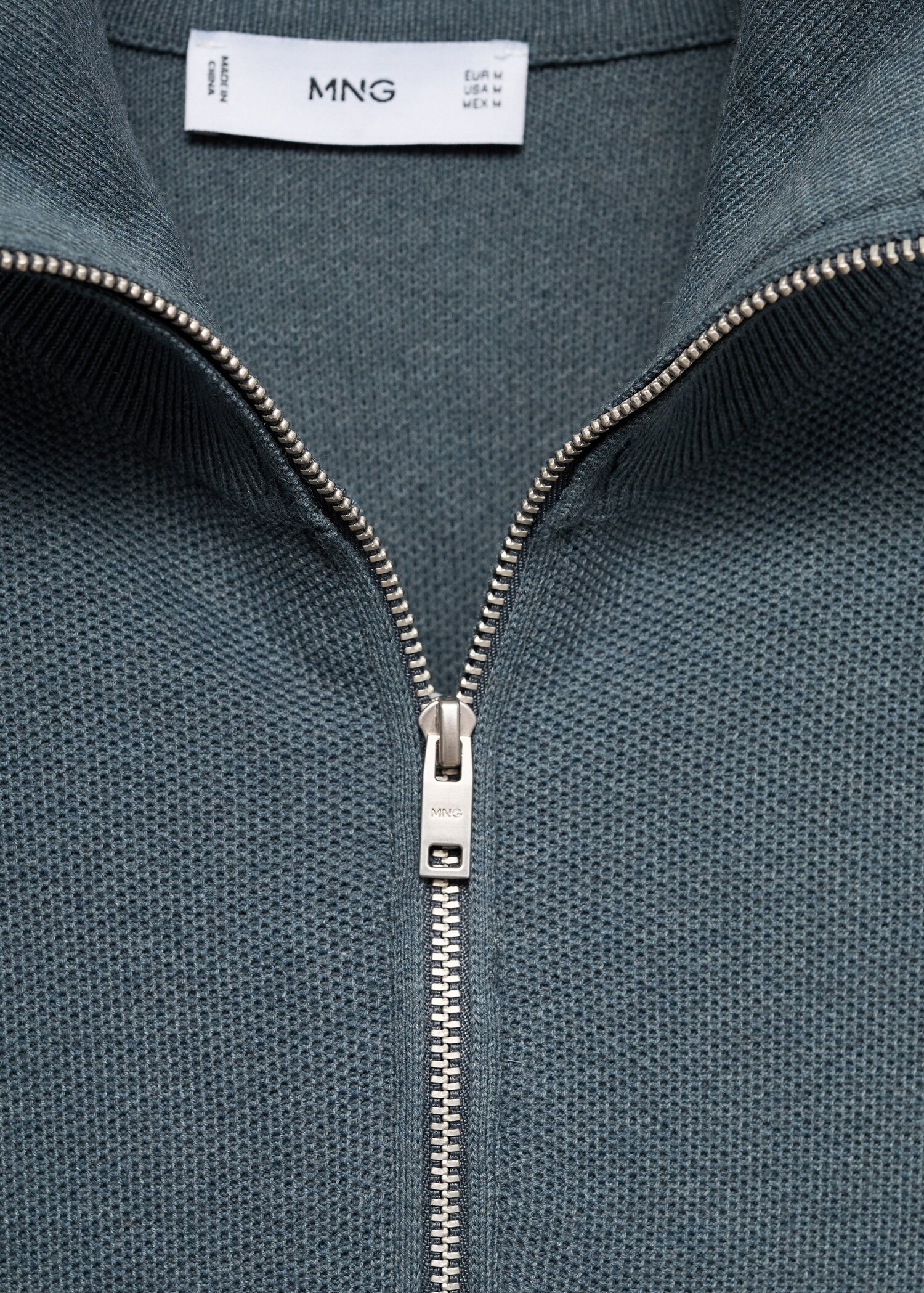 Microstructure sweater with zipper collar - Details of the article 8