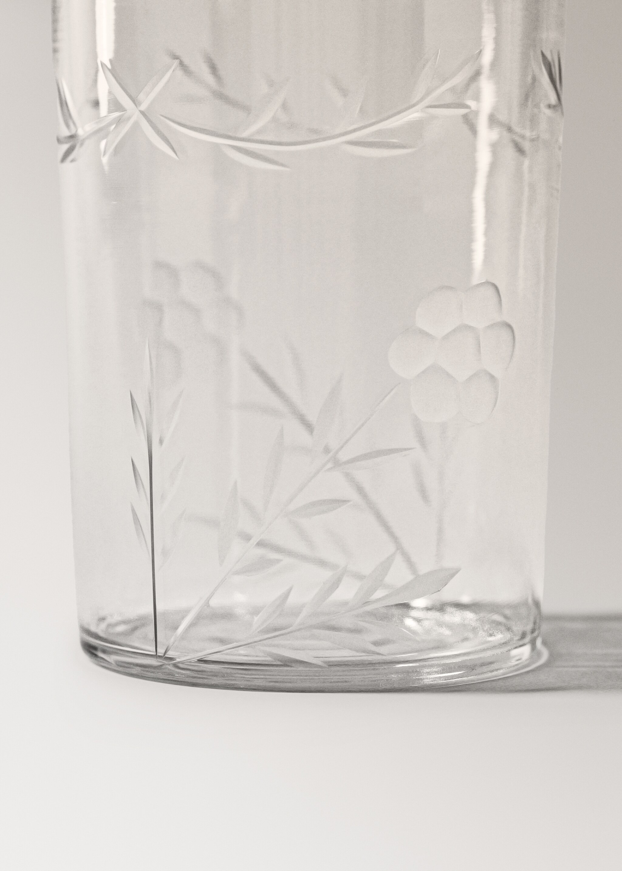 Carved glown glass tumbler - Details of the article 2, Off White. Ref: 17035165-00.