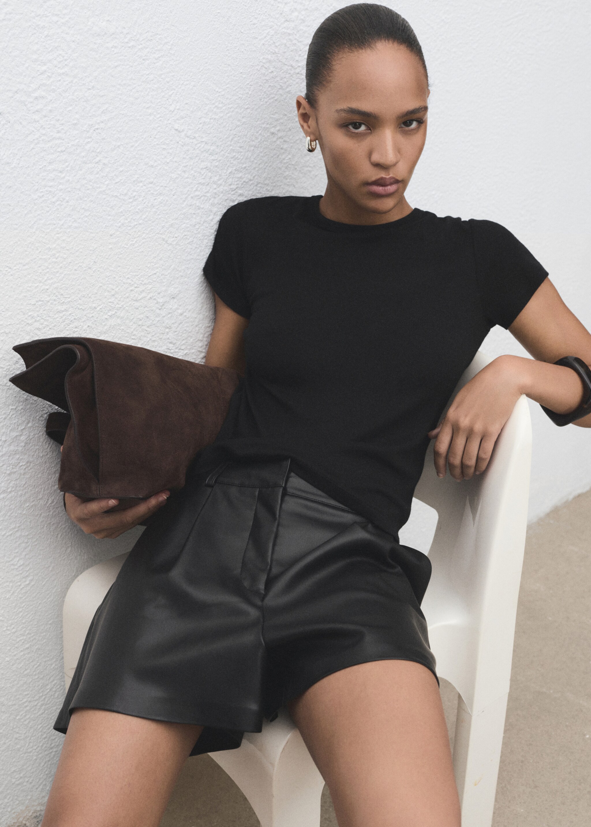 Skin-effect pleated shorts - Details of the article 2, Black. Ref: 17035168-00.