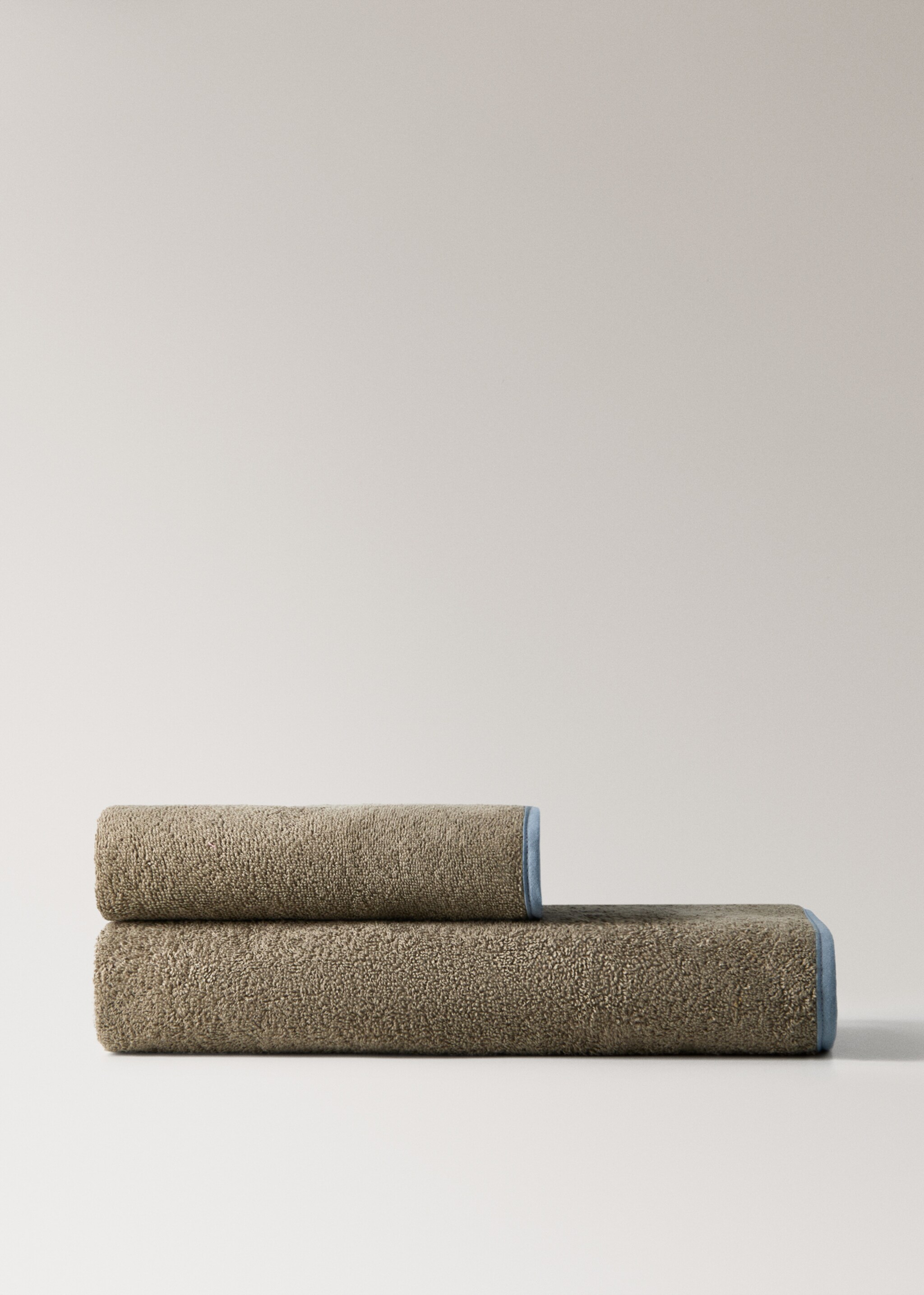 Children's shower towel with contrasting trim - Article without model, Khaki. Ref: 17035171-00.