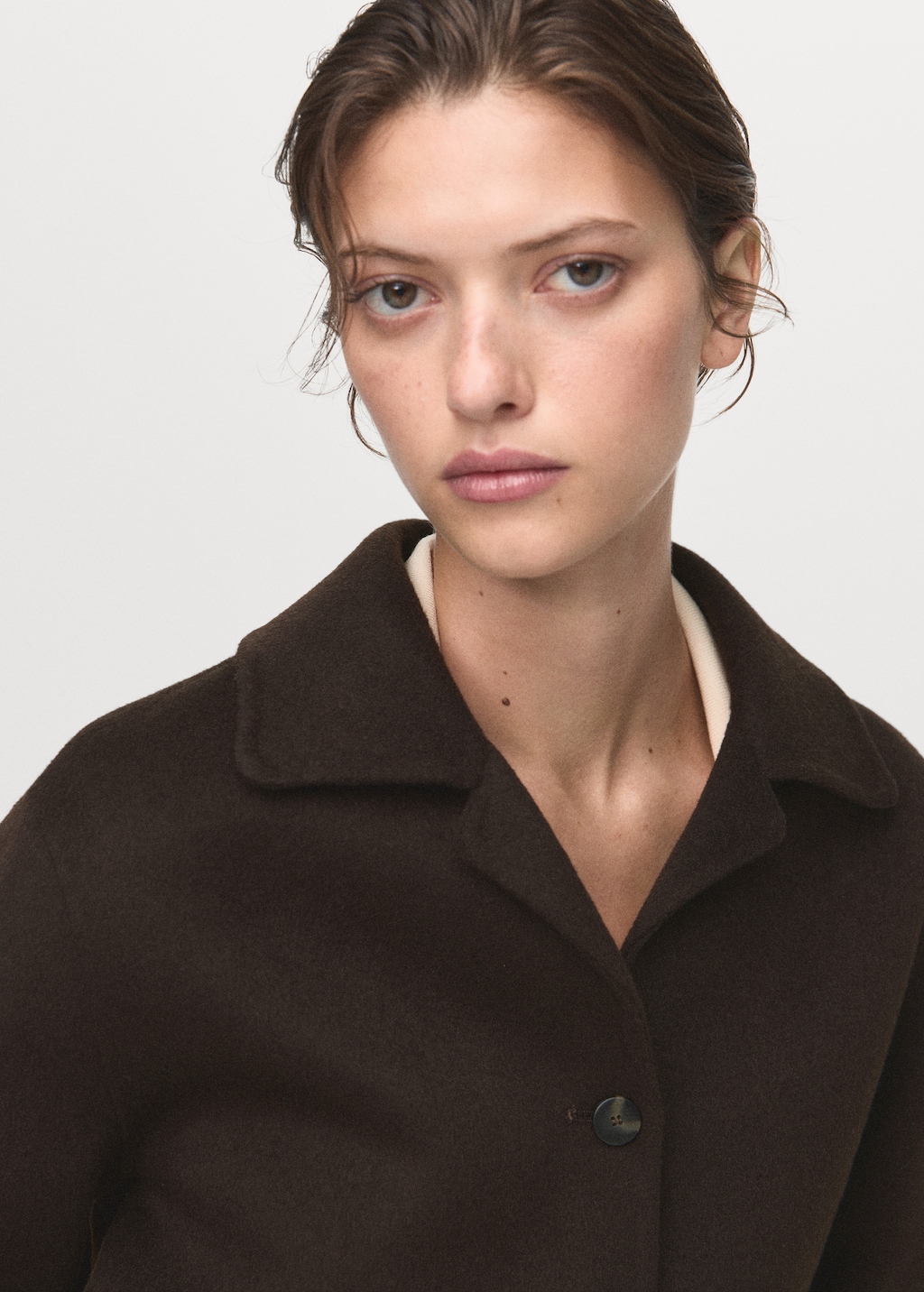 Wool jacket with buttons