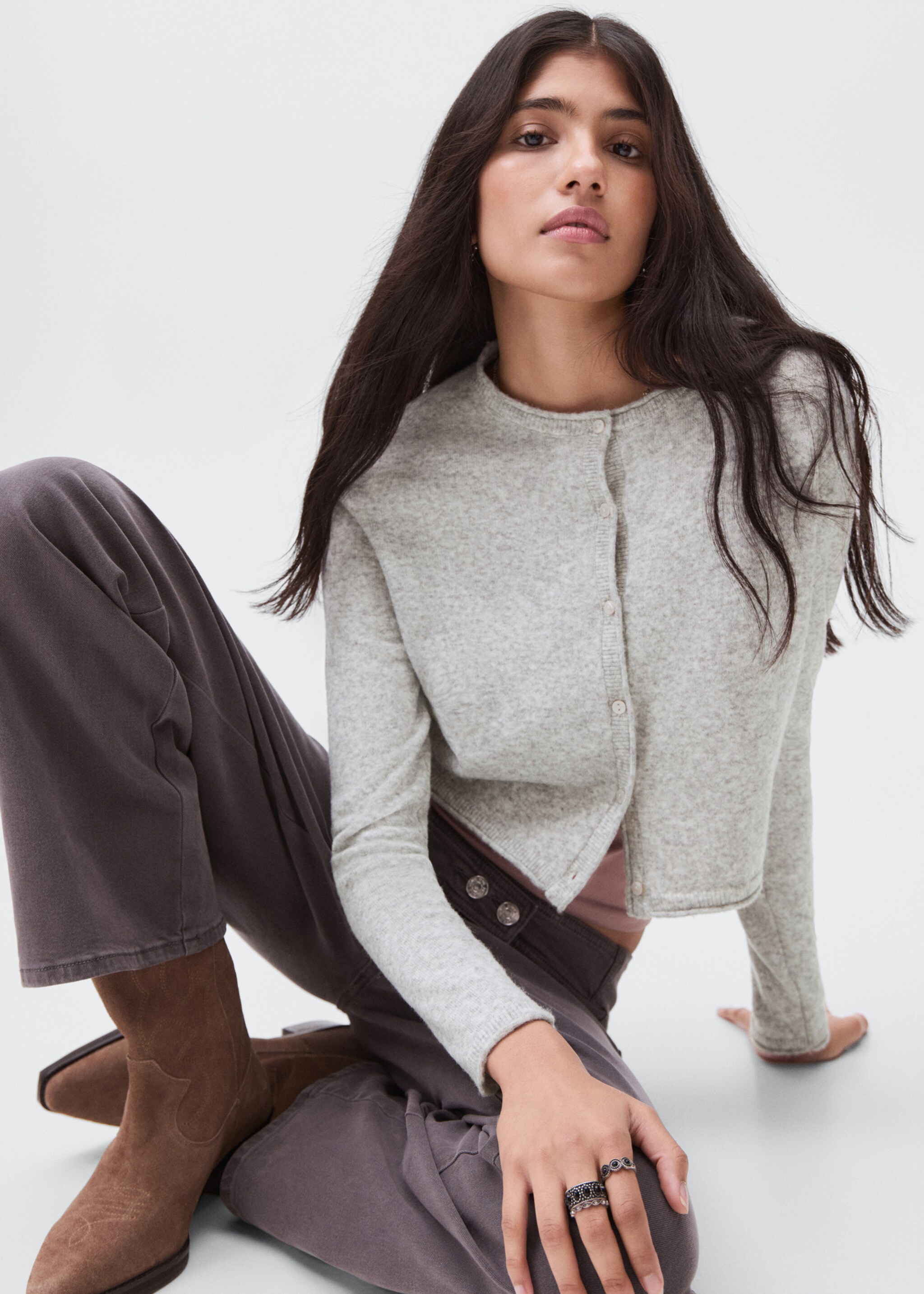Cropped cardigan with buttons - Details of the article 2, Medium Heather Grey. Ref: 17035791-00.