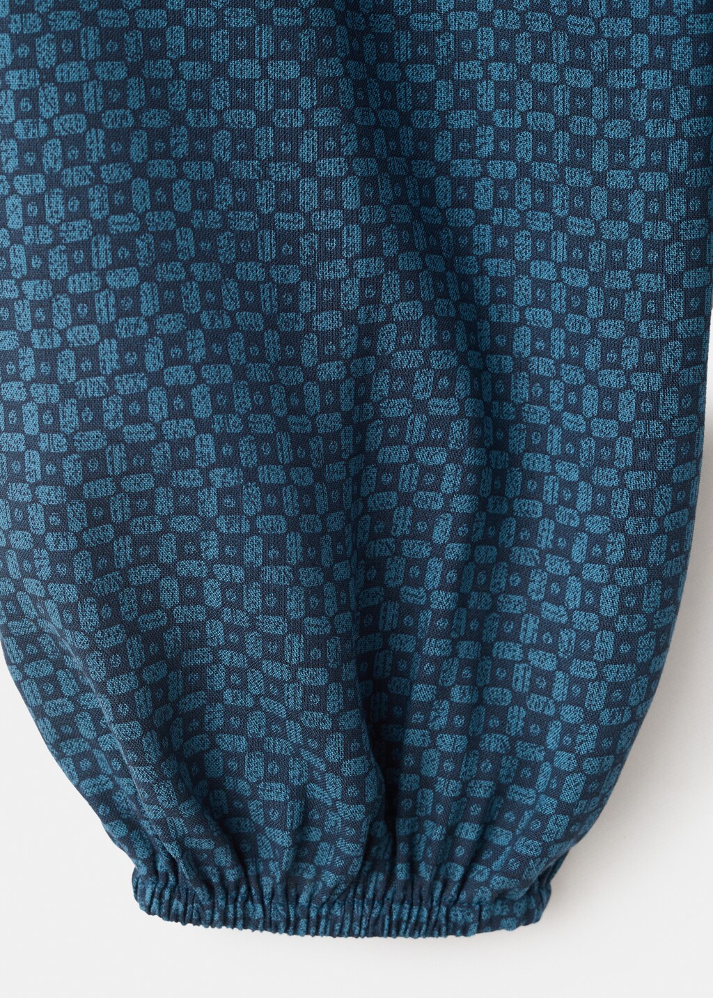 Printed blouse with cut-out