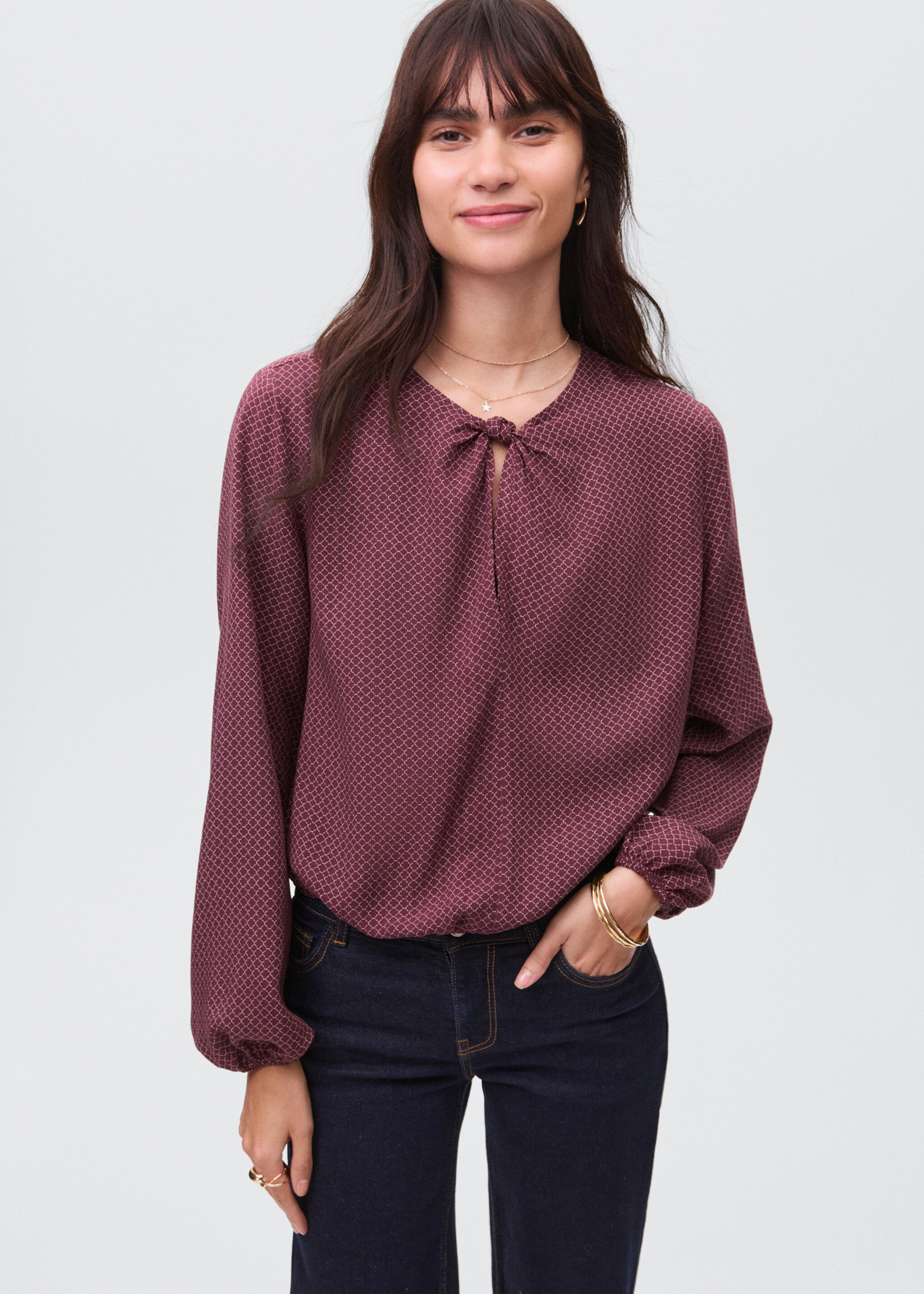 Puff-sleeved blouse with knot - Medium plane, Maroon. Ref: 17035793-00.