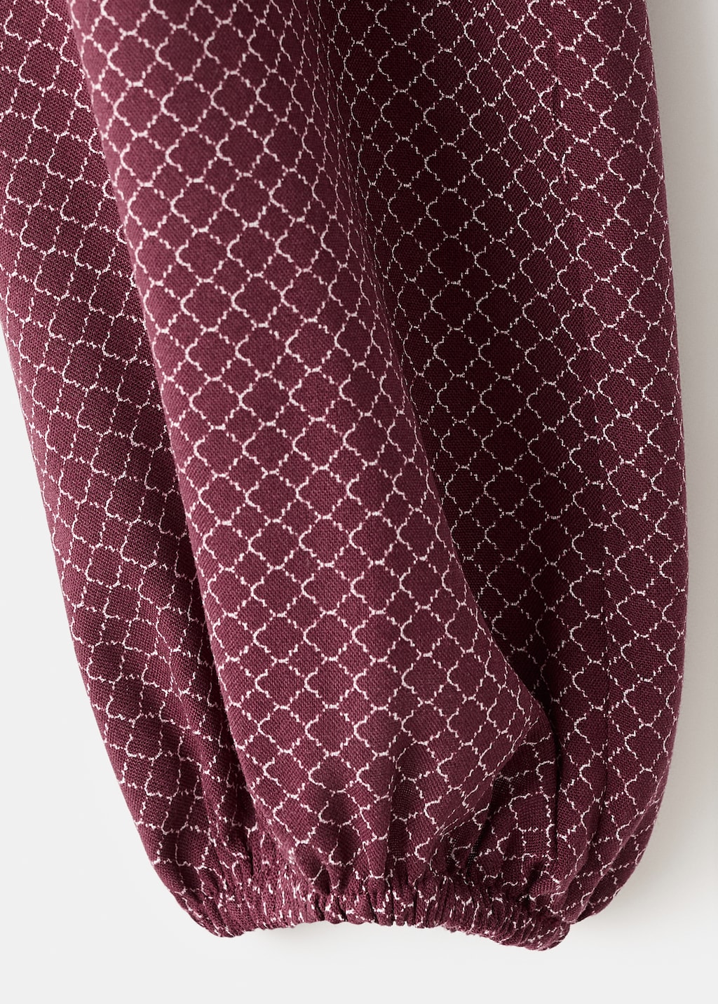 Puff-sleeved blouse with knot