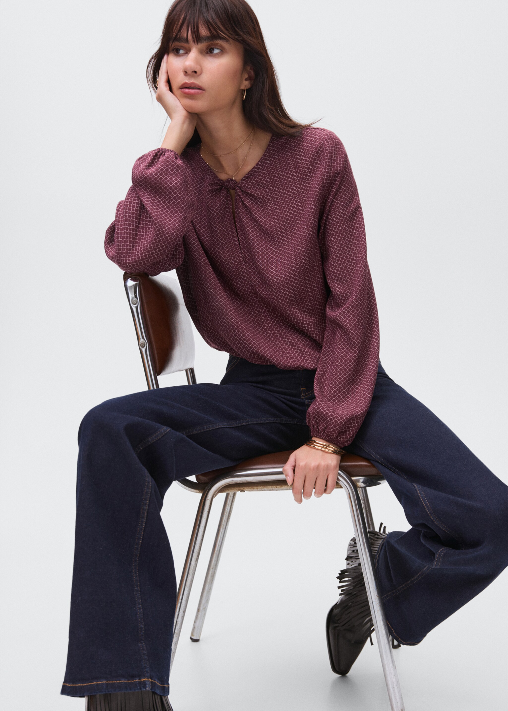 Puff-sleeved blouse with knot - Details of the article 2, Maroon. Ref: 17035793-00.