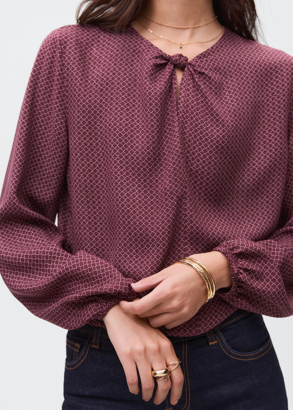 Puff-sleeved blouse with knot