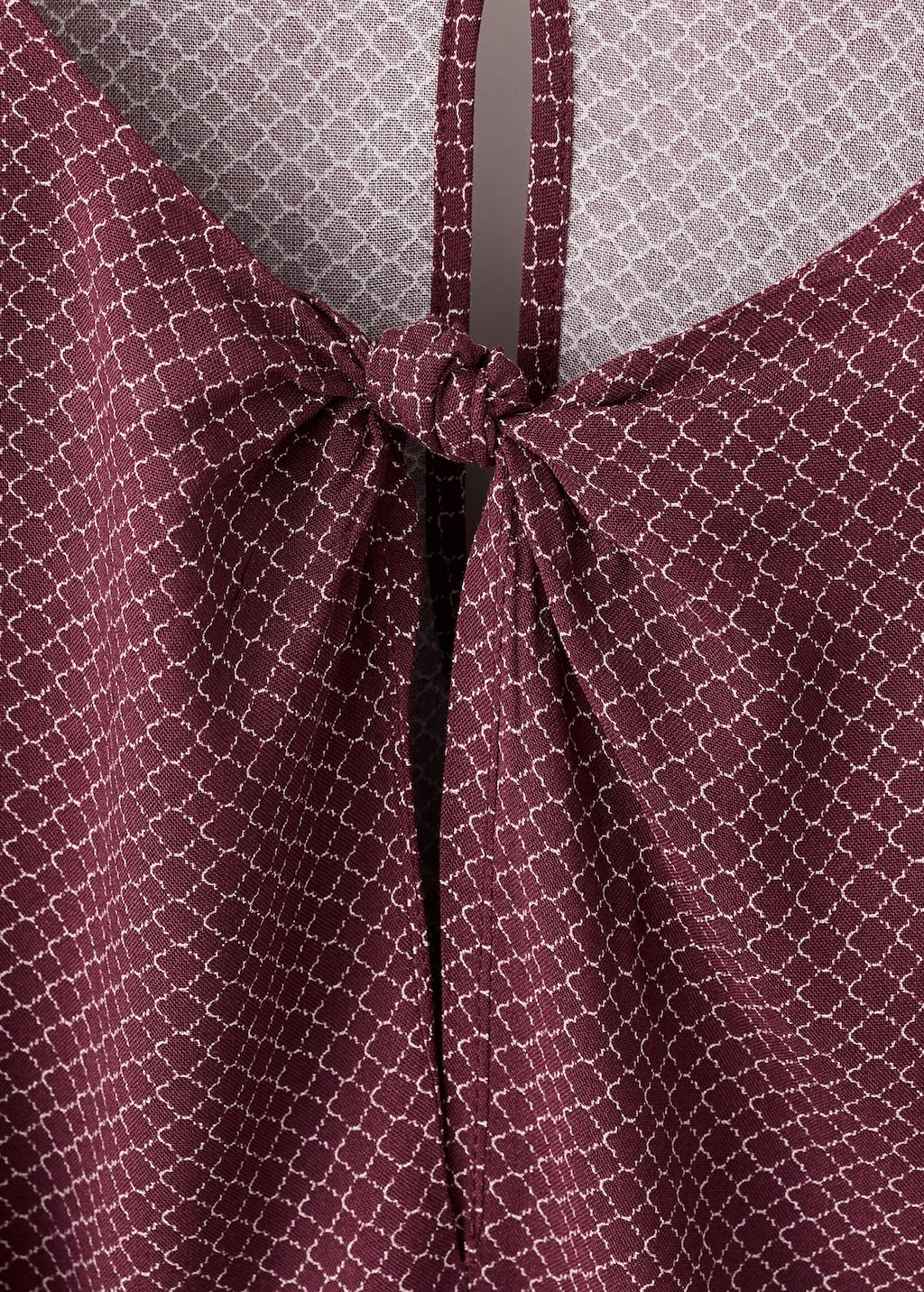 Puff-sleeved blouse with knot