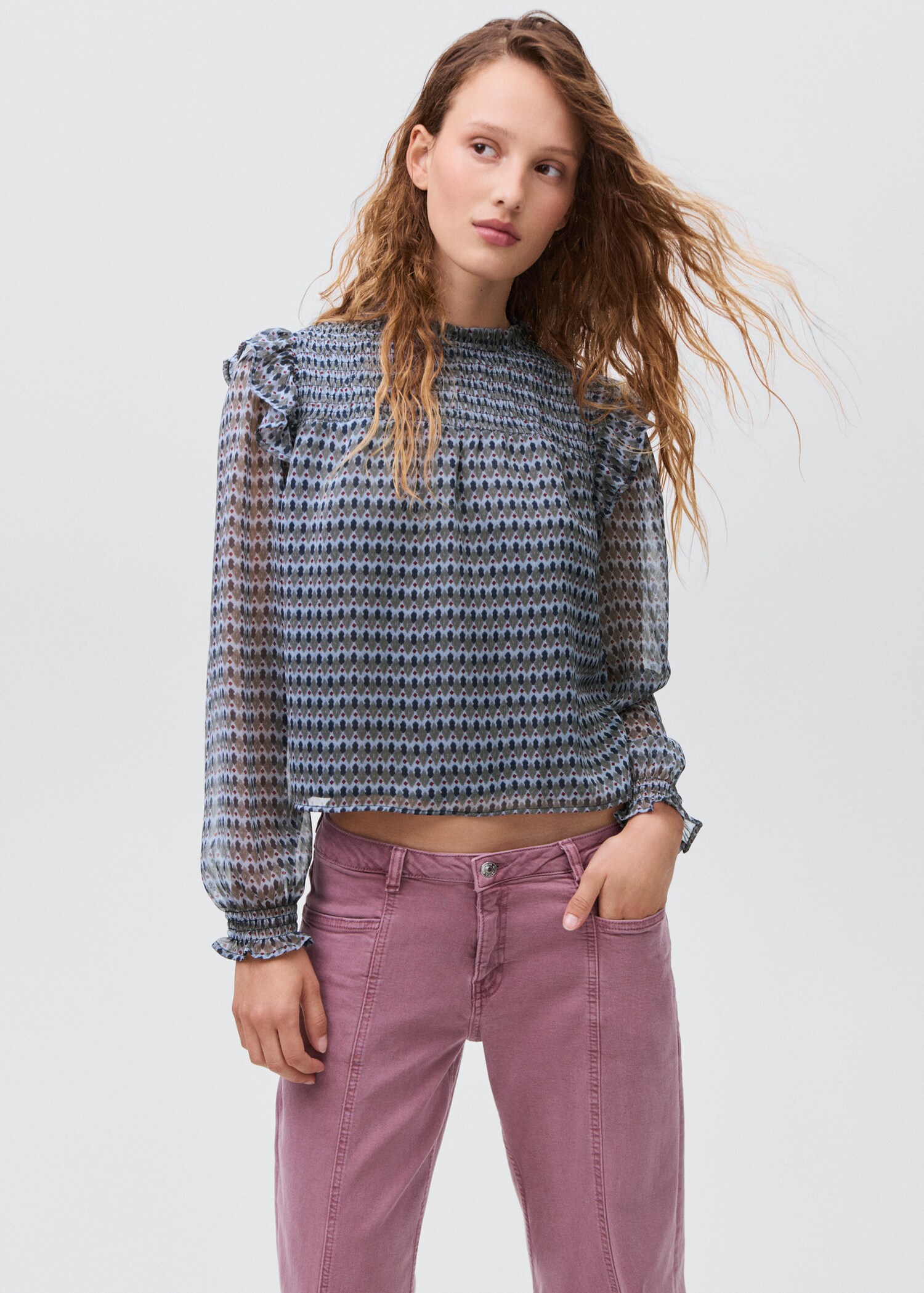 Blusa com estampado étnico - Plano médio