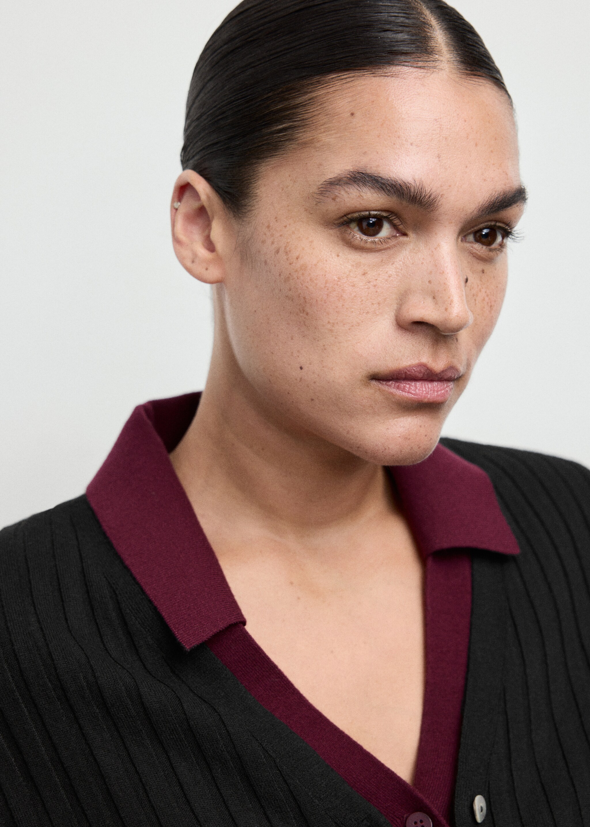 Fine rib knit cardigan - Details of the article 4, Black. Ref: 17035800-00.