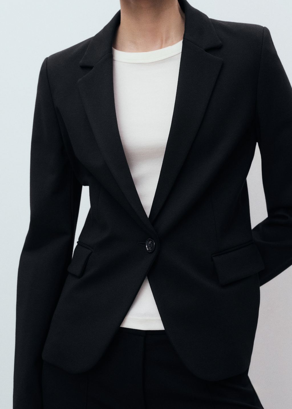 Fitted suit blazer
