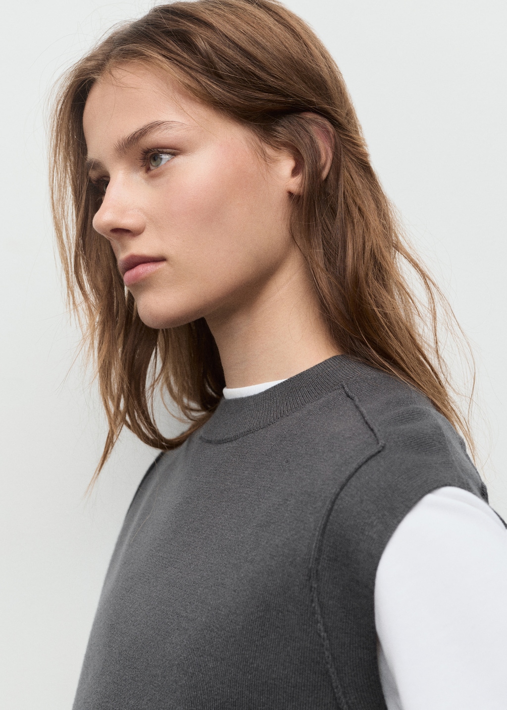 Knitted vest with seam detail