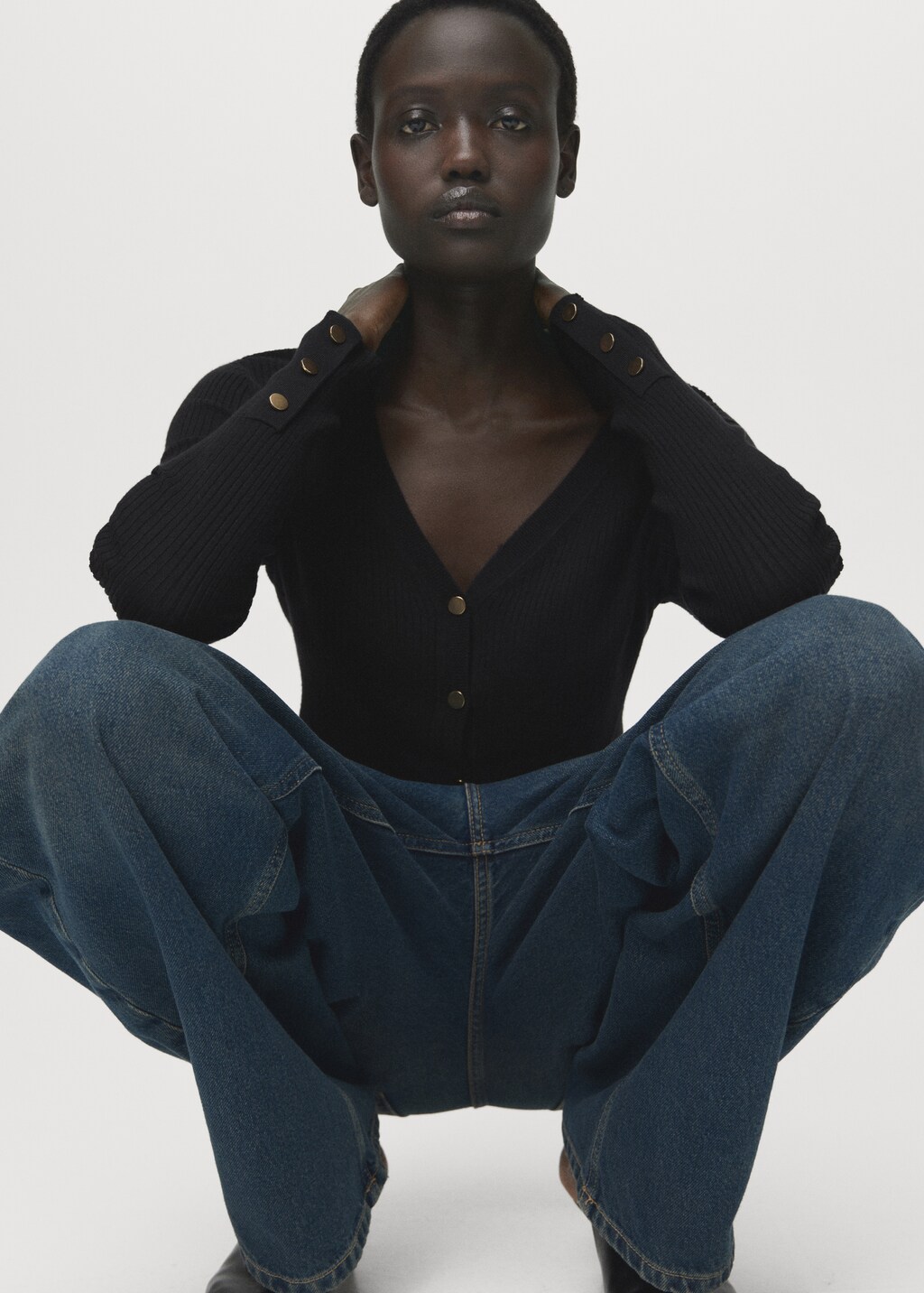 Ribbed buttoned cardigan