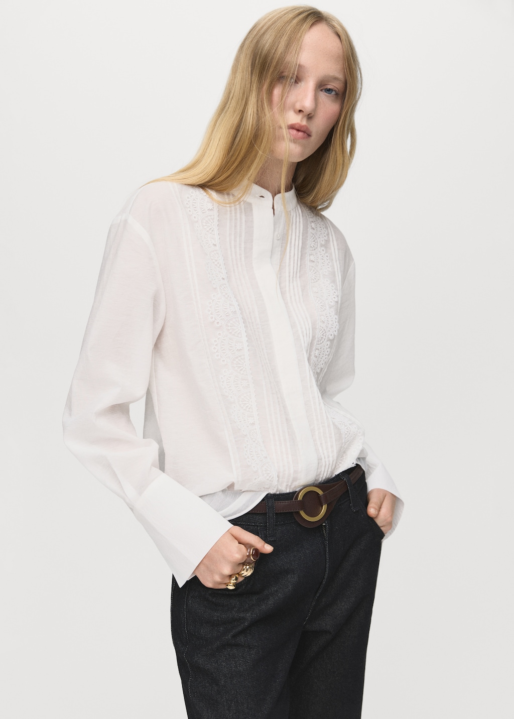 Blouse with lace trim details