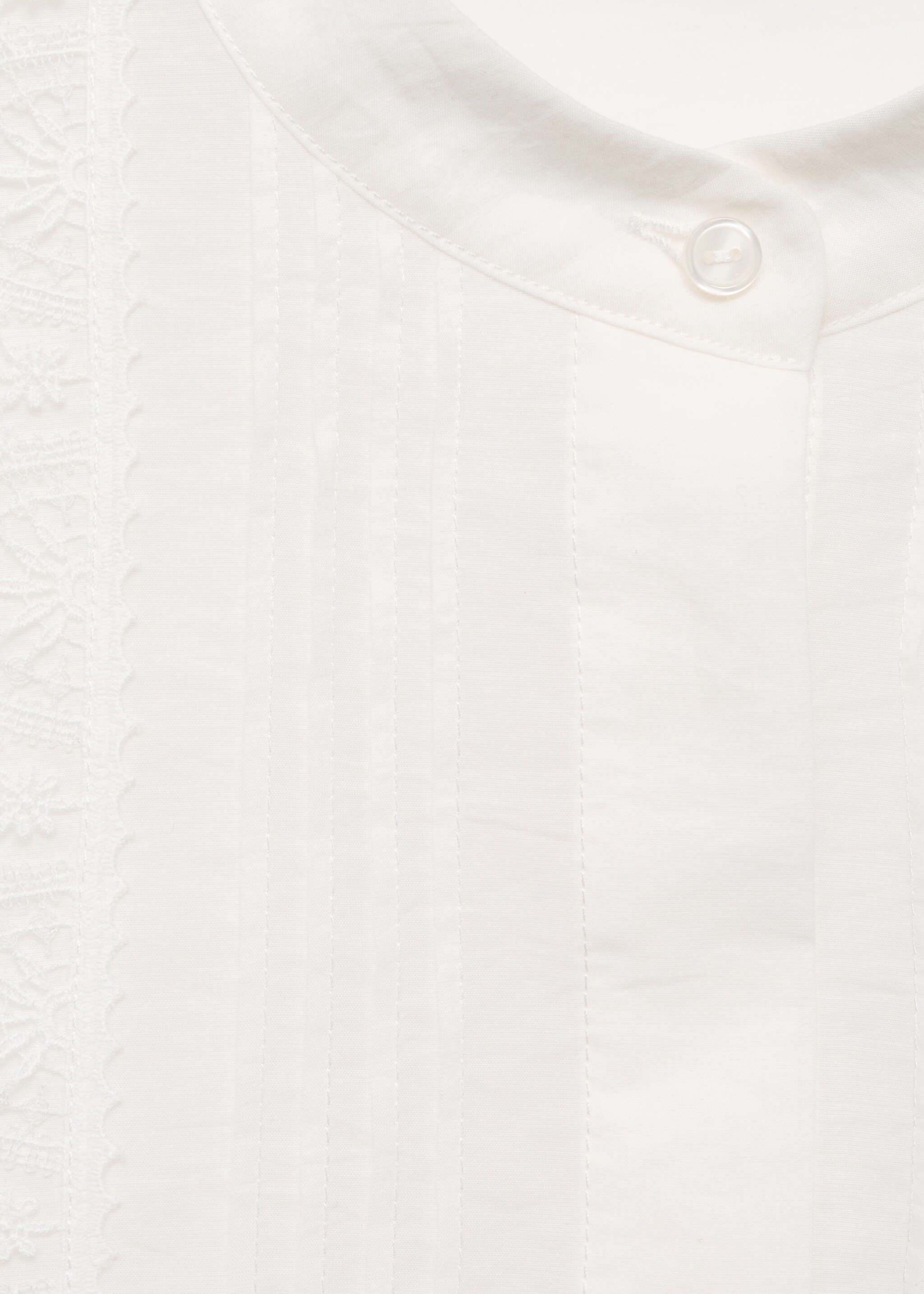 Blouse with lace trim details - Details of the article 8, Ecru. Ref: 17035815-00.