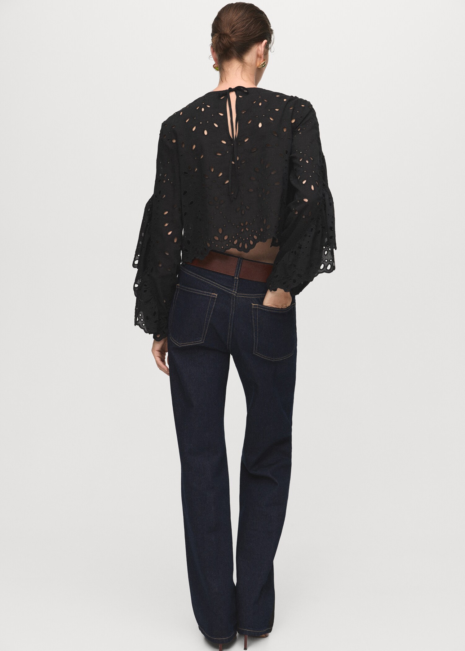 Blouse with embroidered eyelet frills - Reverse of the article
