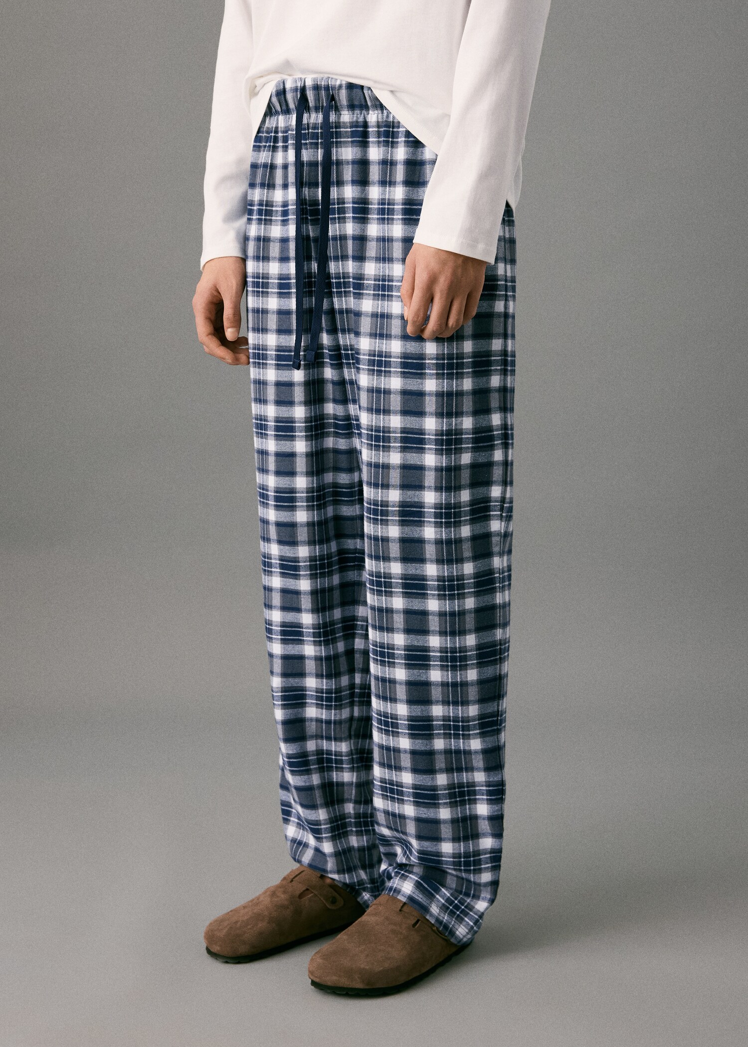 Set of long check pyjamas - Details of the article 6