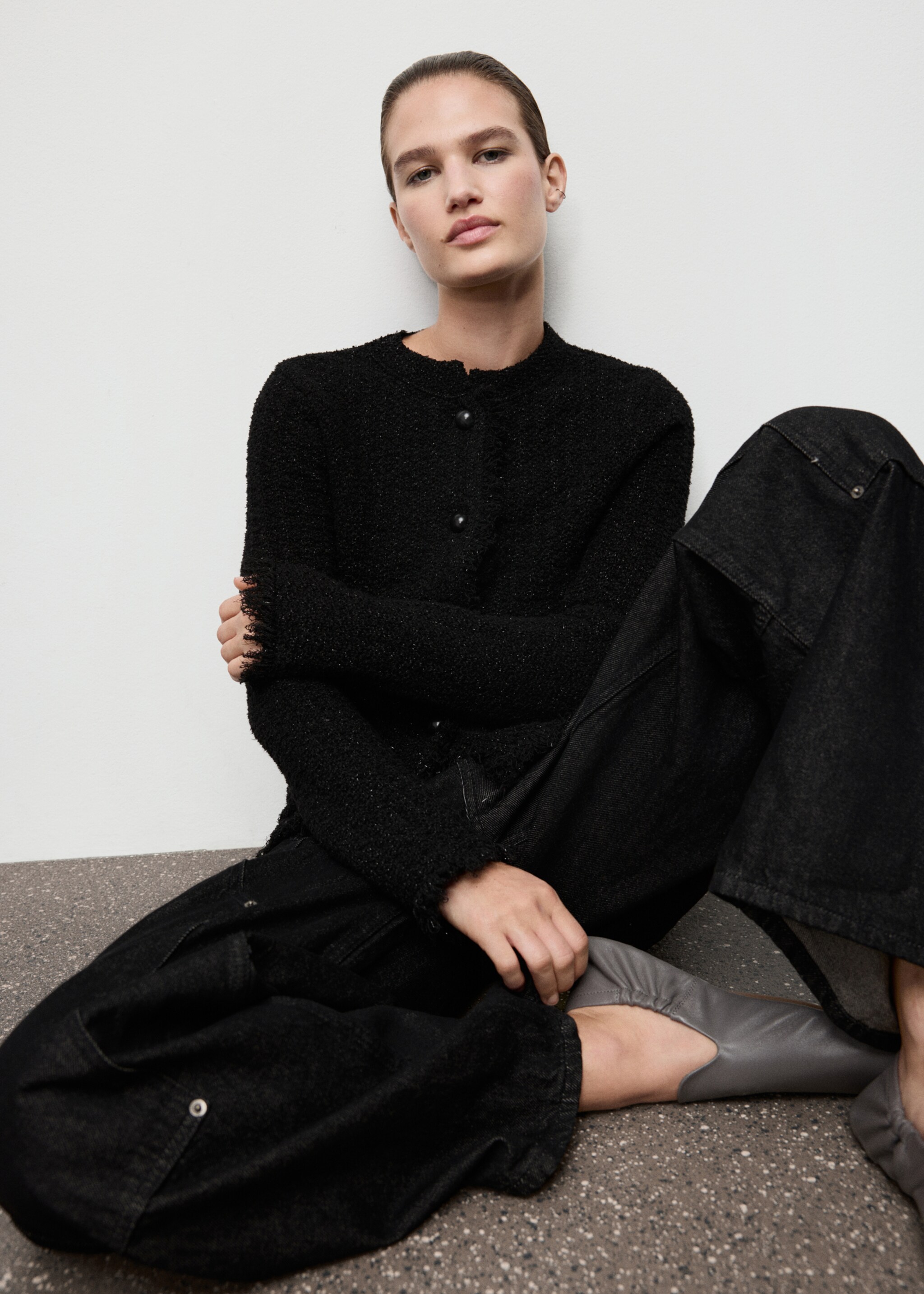 Tweed-Cardigan mit ausgefransten Abschlüssen - Detail des Artikels 2, Schwarz. Ref: 17035826-00.