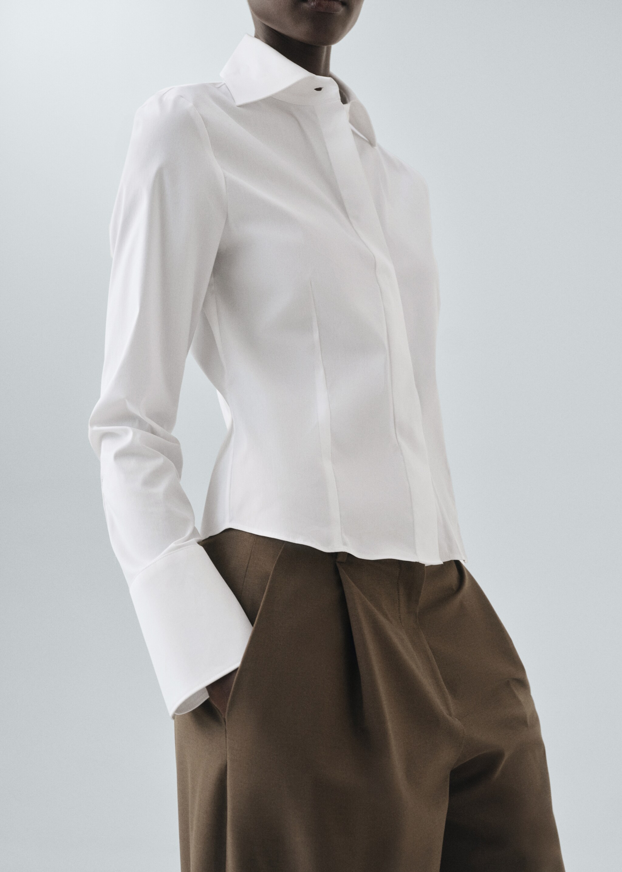 Slim-fit poplin shirt - Details of the article 6, White. Ref: 17035827-00.