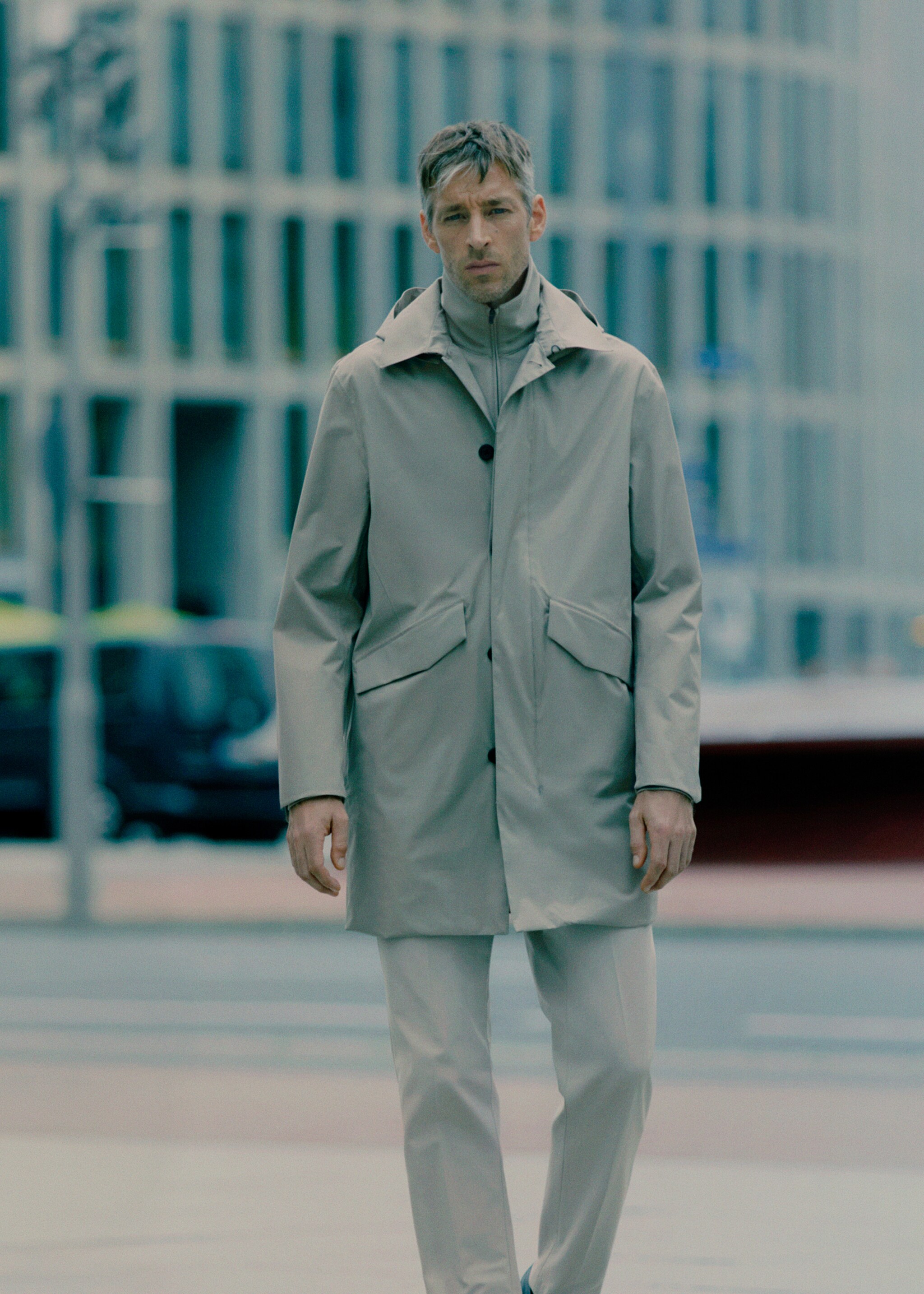 Thermolite® waterproof parka with pockets - Details of the article 3, Ice Grey. Ref: 17035969-00.