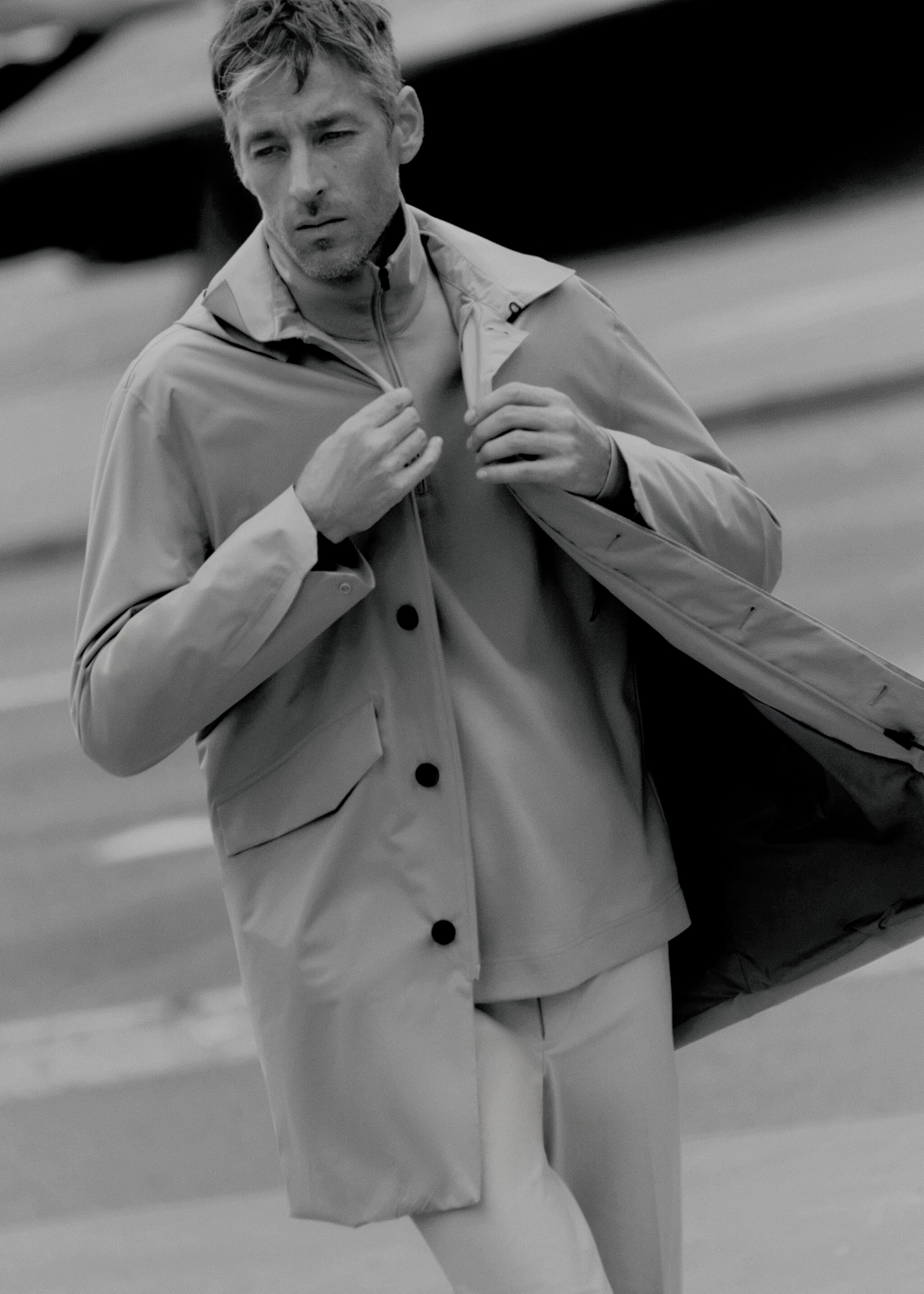 Thermolite® waterproof parka with pockets - Details of the article 5, Ice Grey. Ref: 17035969-00.
