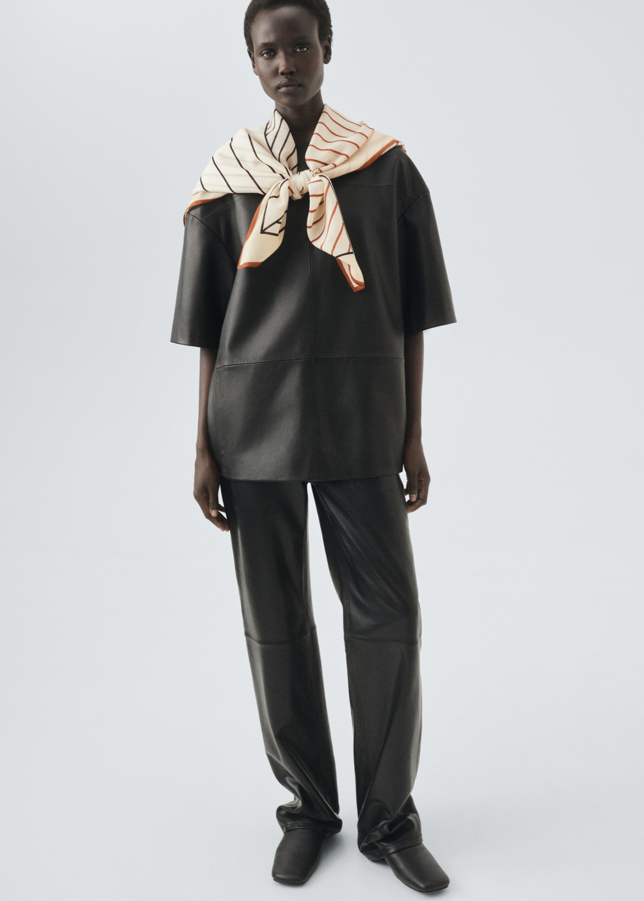 100% wool geometric-print foulard - Details of the article 9, Brown. Ref: 17035972-00.