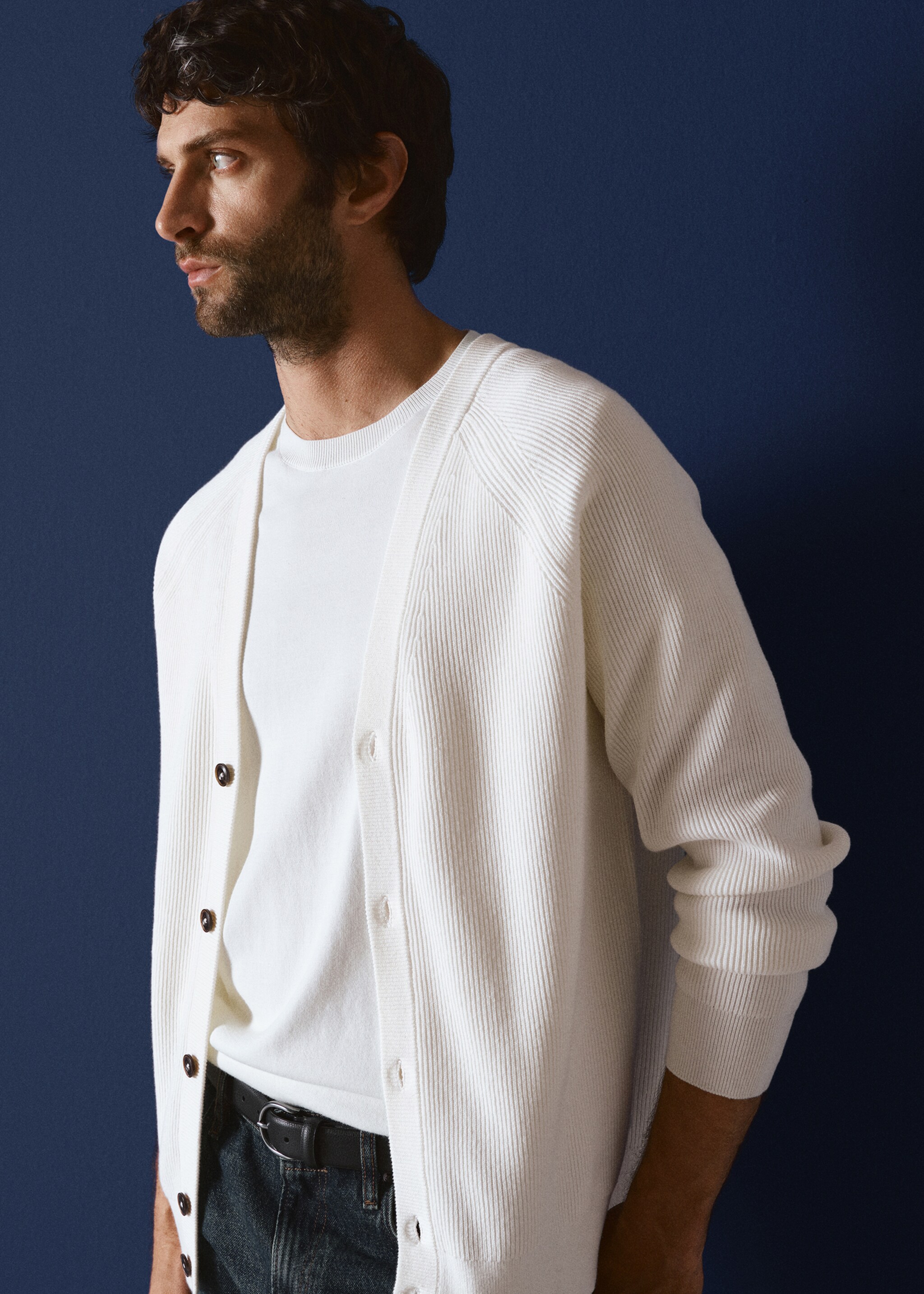 Ribbed knitted cardigan with buttons - Details of the article 3, Off White. Ref: 17035974-00.