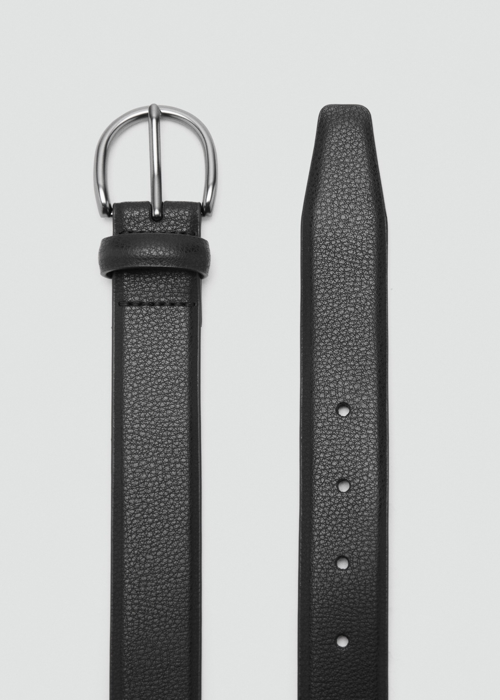 Pebbled leather belt - Medium plane, Black. Ref: 17035975-00.